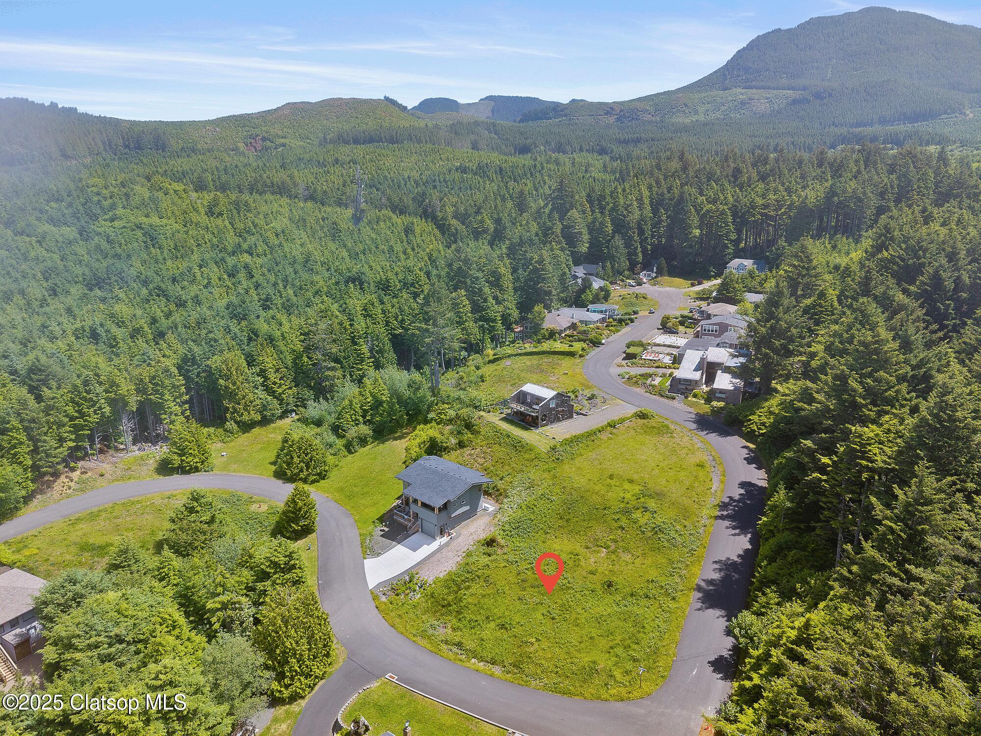 Big Cedar Dr Property Photo 5