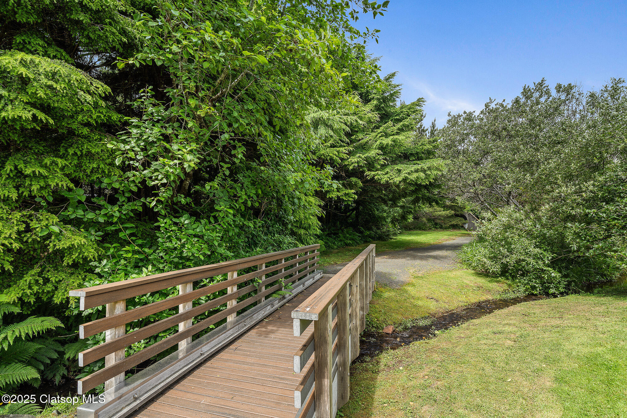 Big Cedar Dr Property Photo 14