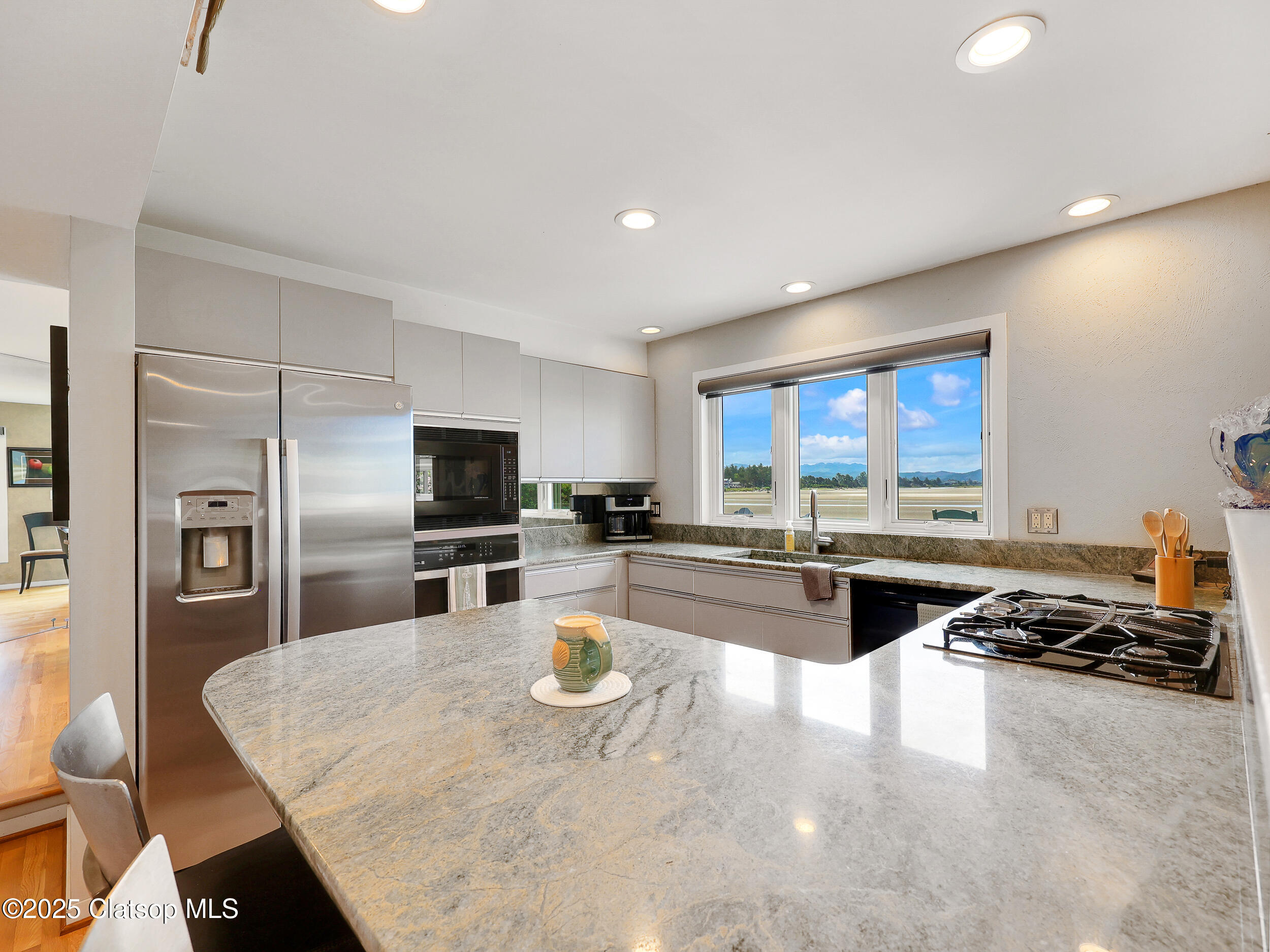 924 Little Beach Drive Property Photo 15
