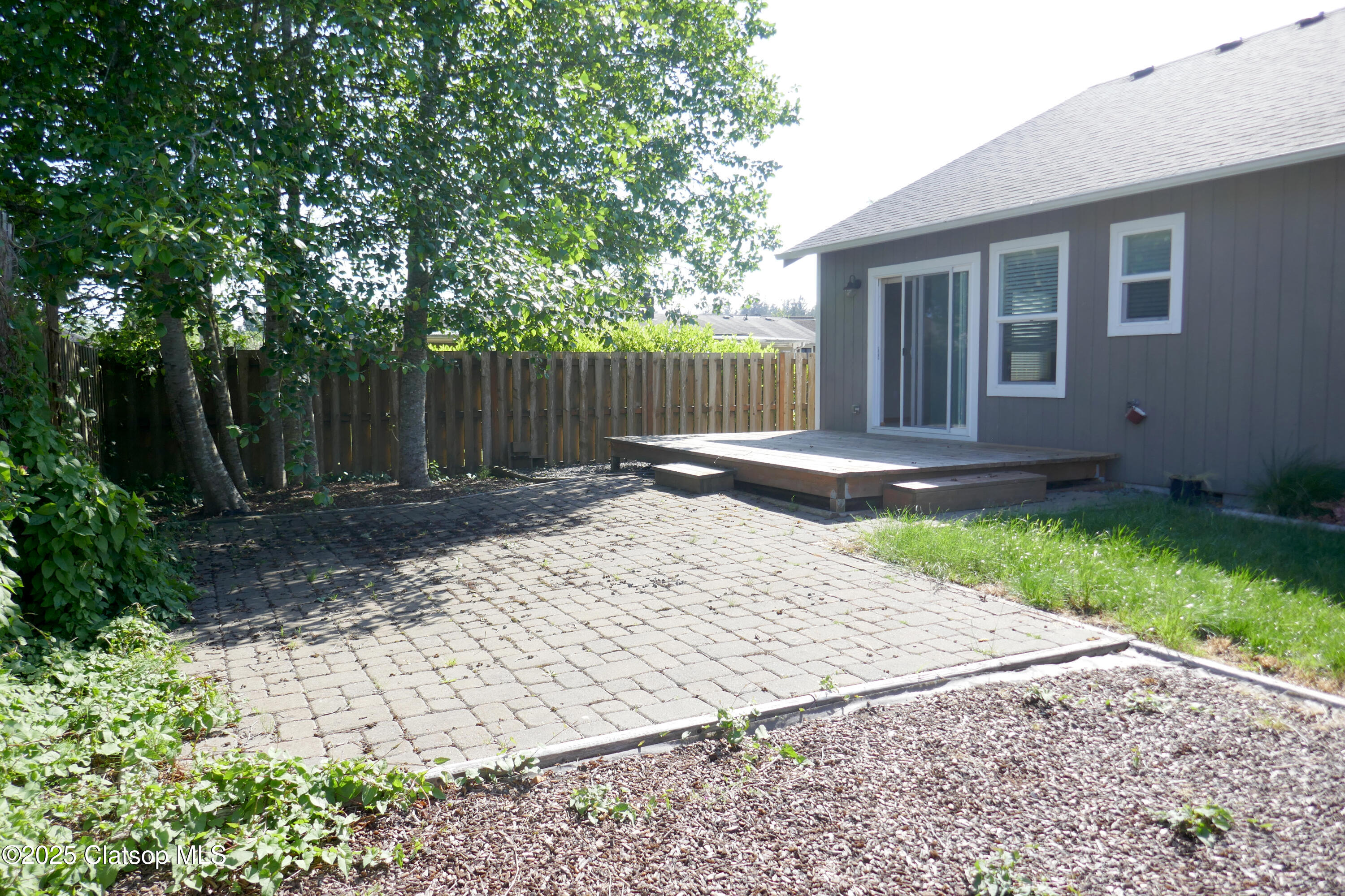 90 Nw Birch Avenue Property Photo 2