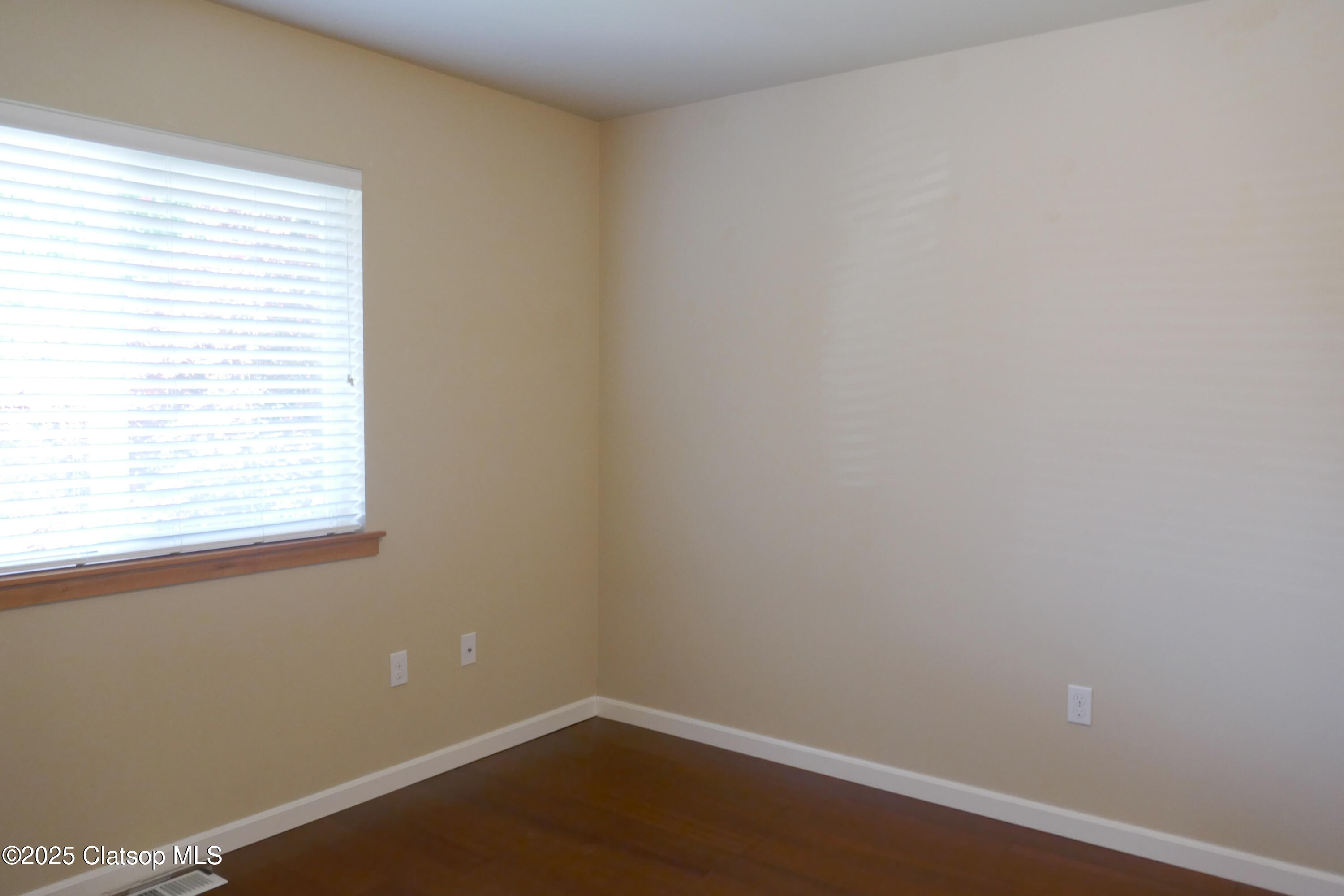 90 Nw Birch Avenue Property Photo 9