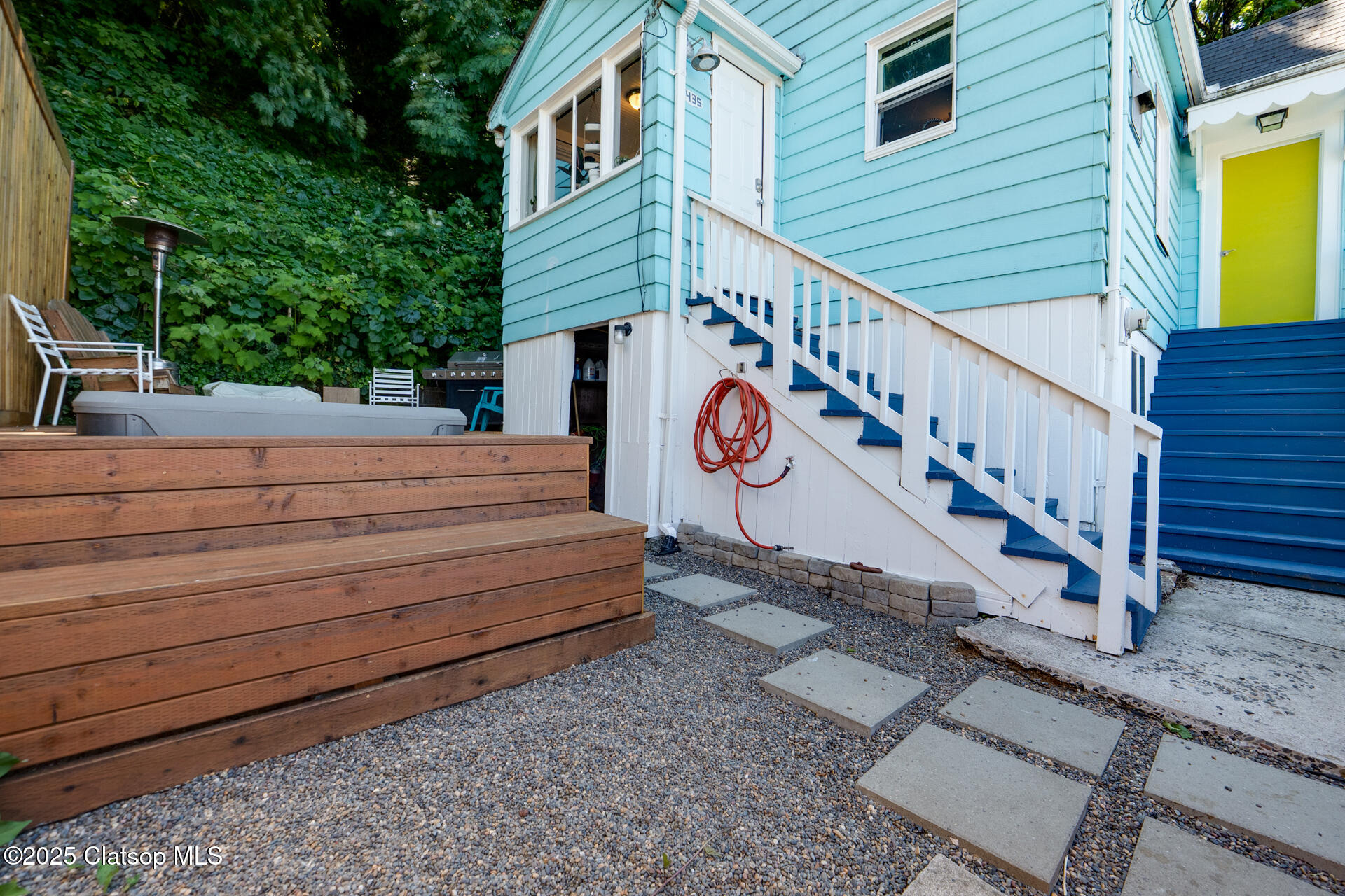 435 W Marine Drive Property Photo 3