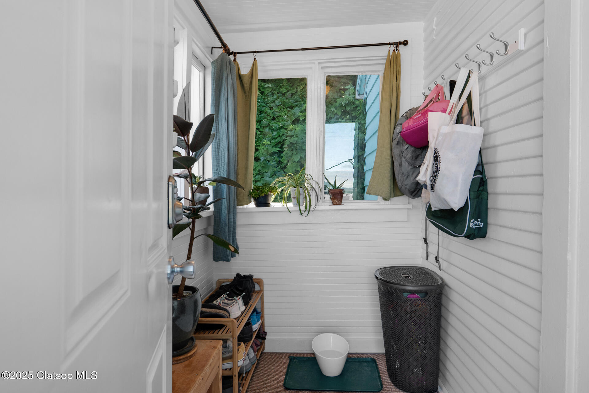 435 W Marine Drive Property Photo 7