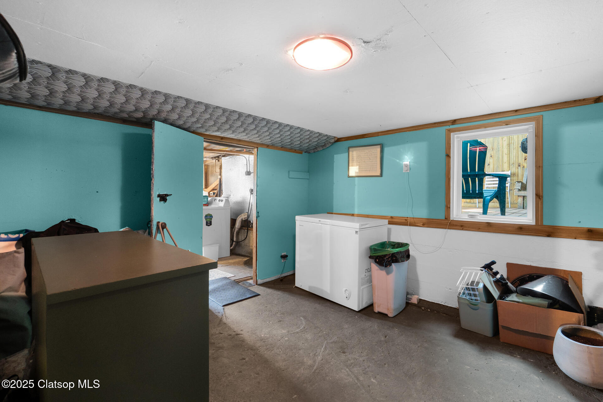 435 W Marine Drive Property Photo 18