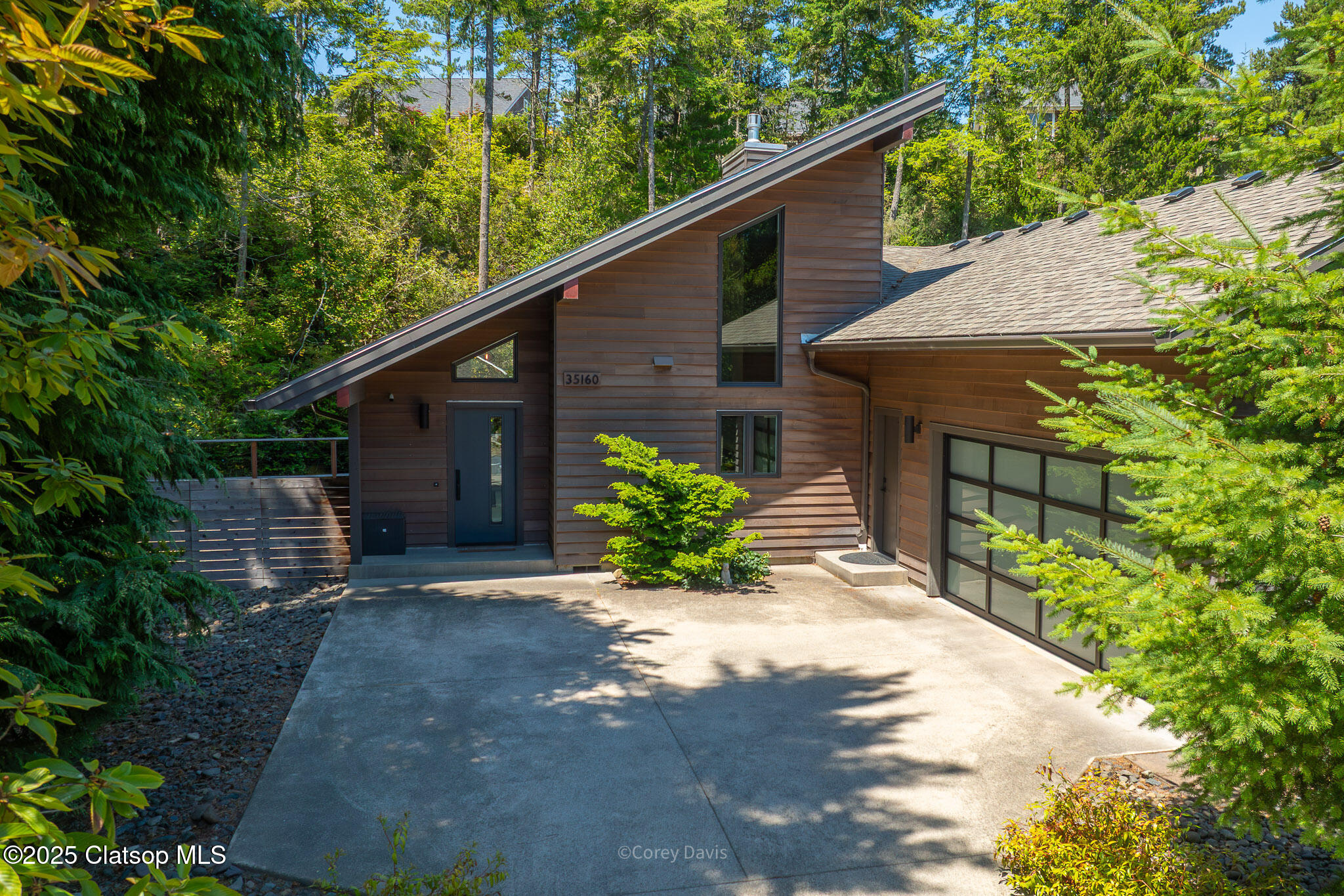 35160 Ponderosa Loop Property Photo 1