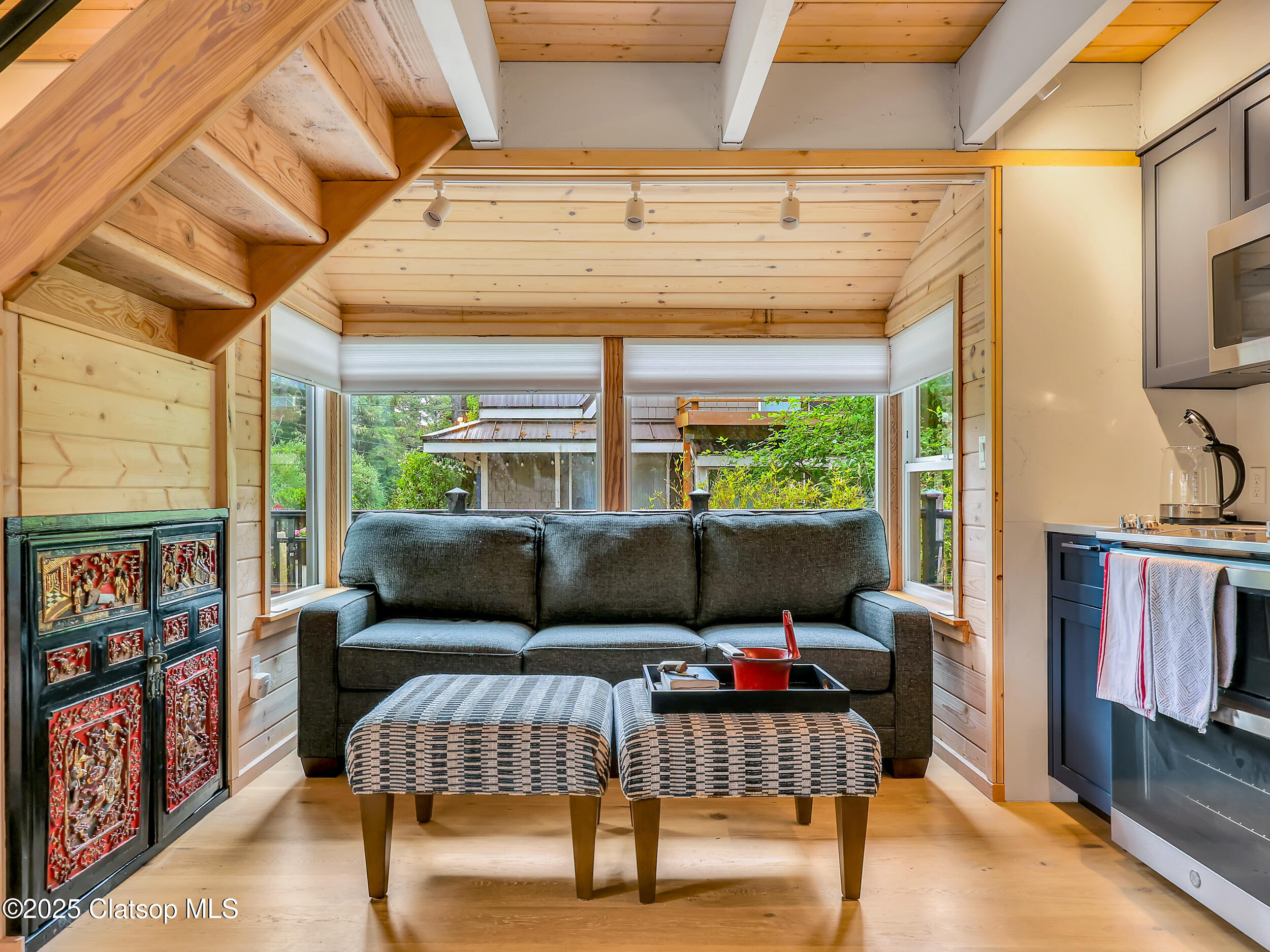 1631 S Hemlock Street Property Photo 5