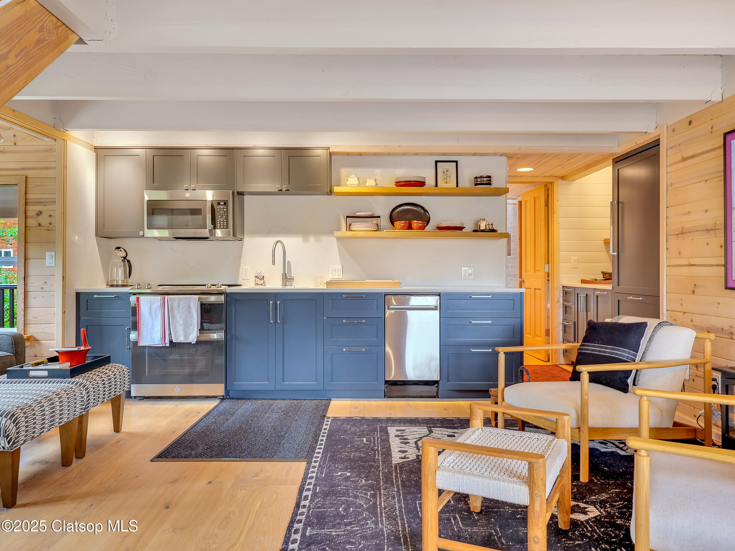 1631 S Hemlock Street Property Photo 9