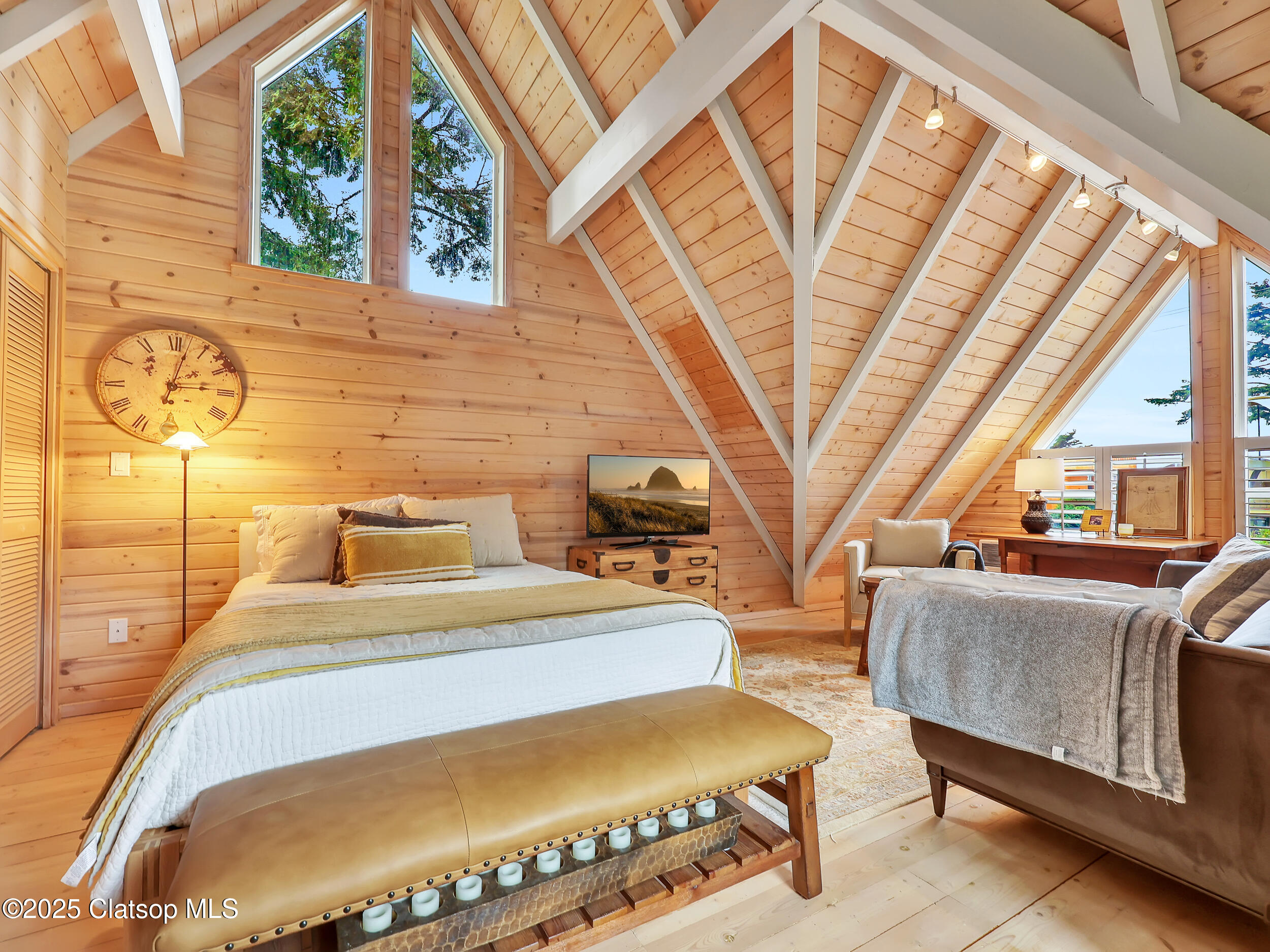 1631 S Hemlock Street Property Photo 13