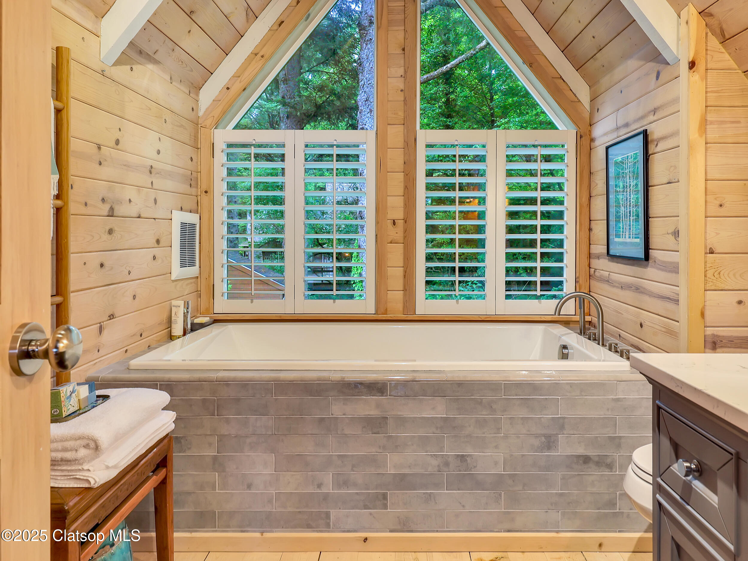 1631 S Hemlock Street Property Photo 15