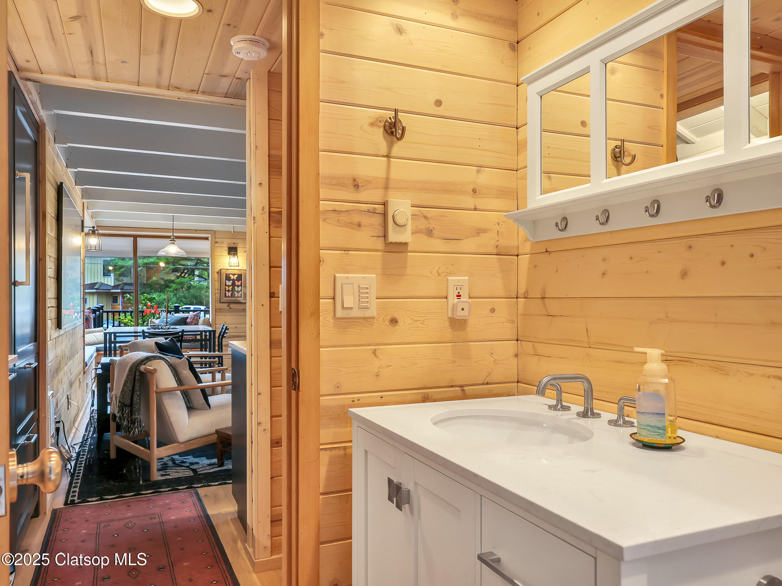 1631 S Hemlock Street Property Photo 17