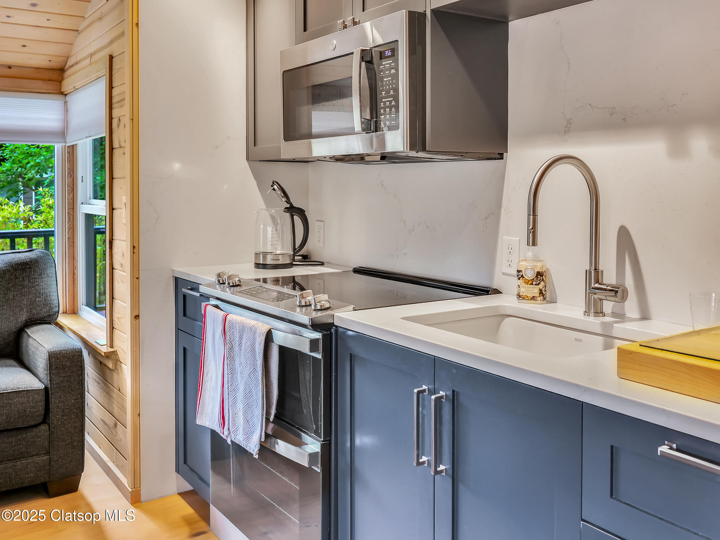 1631 S Hemlock Street Property Photo 27