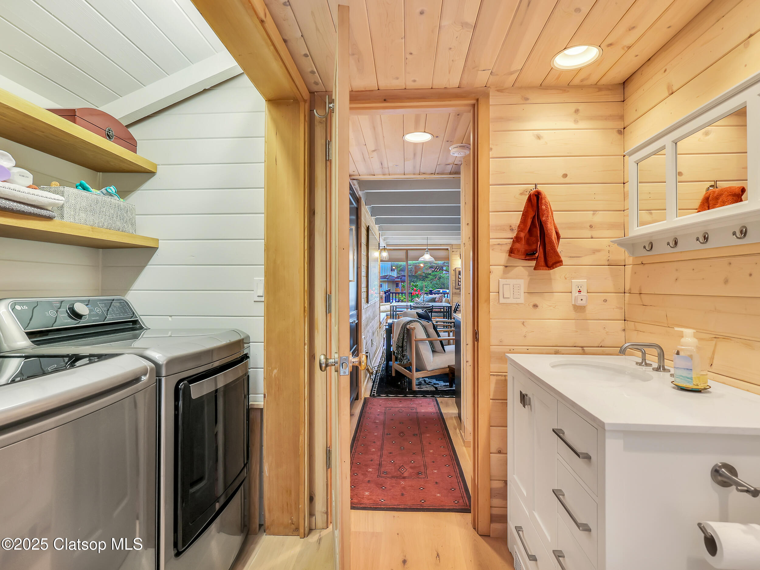 1631 S Hemlock Street Property Photo 33