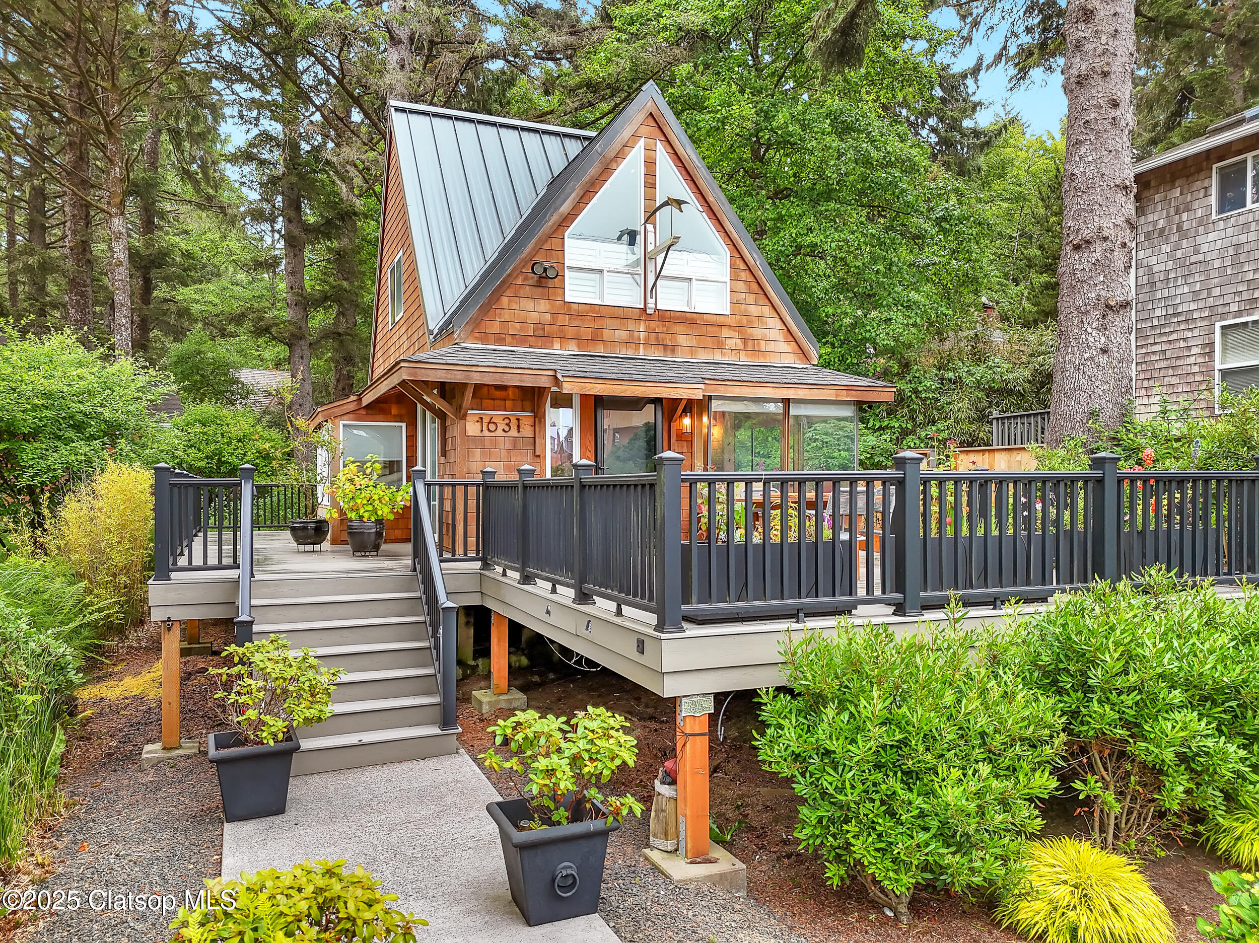 1631 S Hemlock Street Property Photo 43