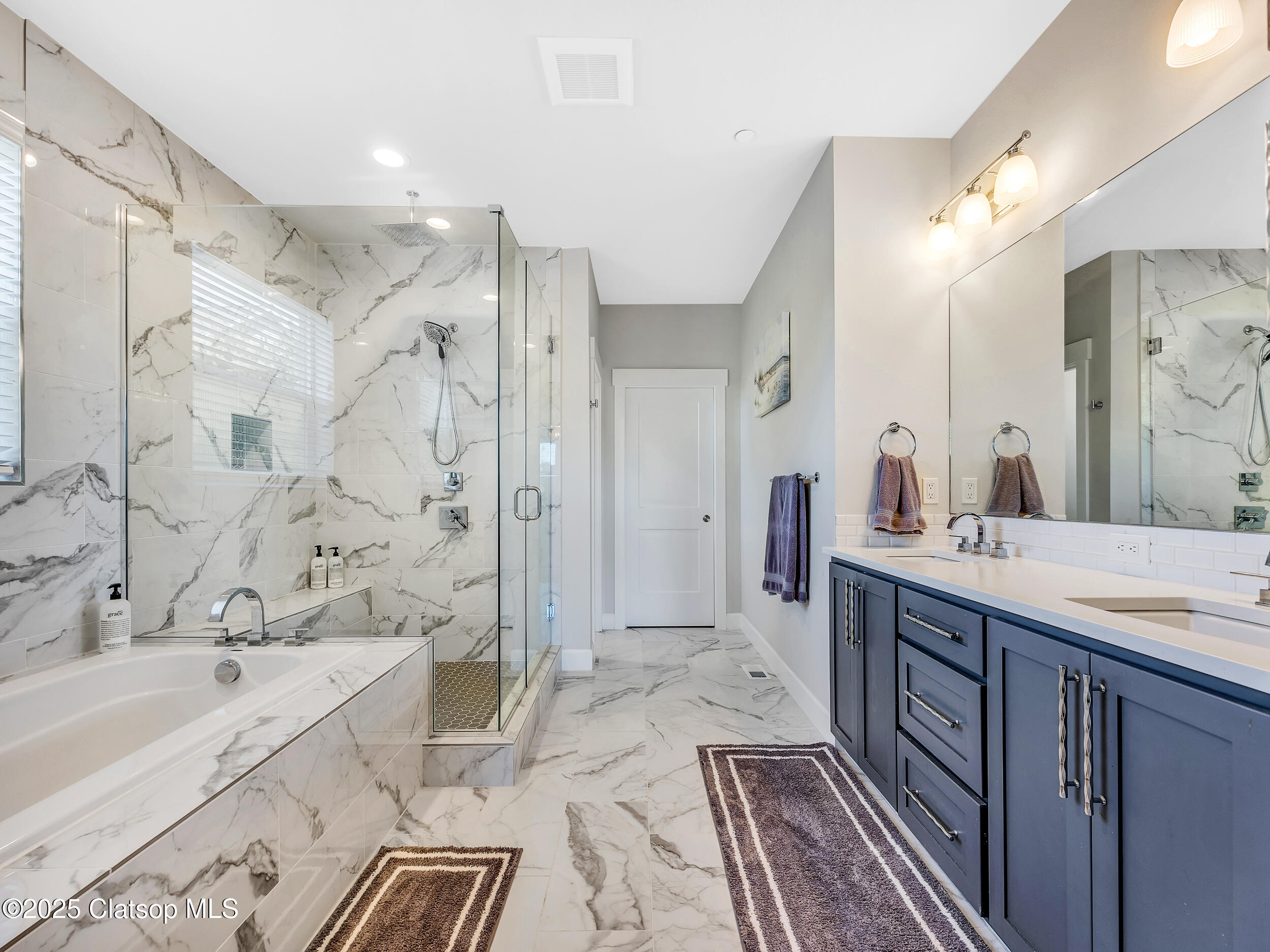 4586 Drummond Court Property Photo 10