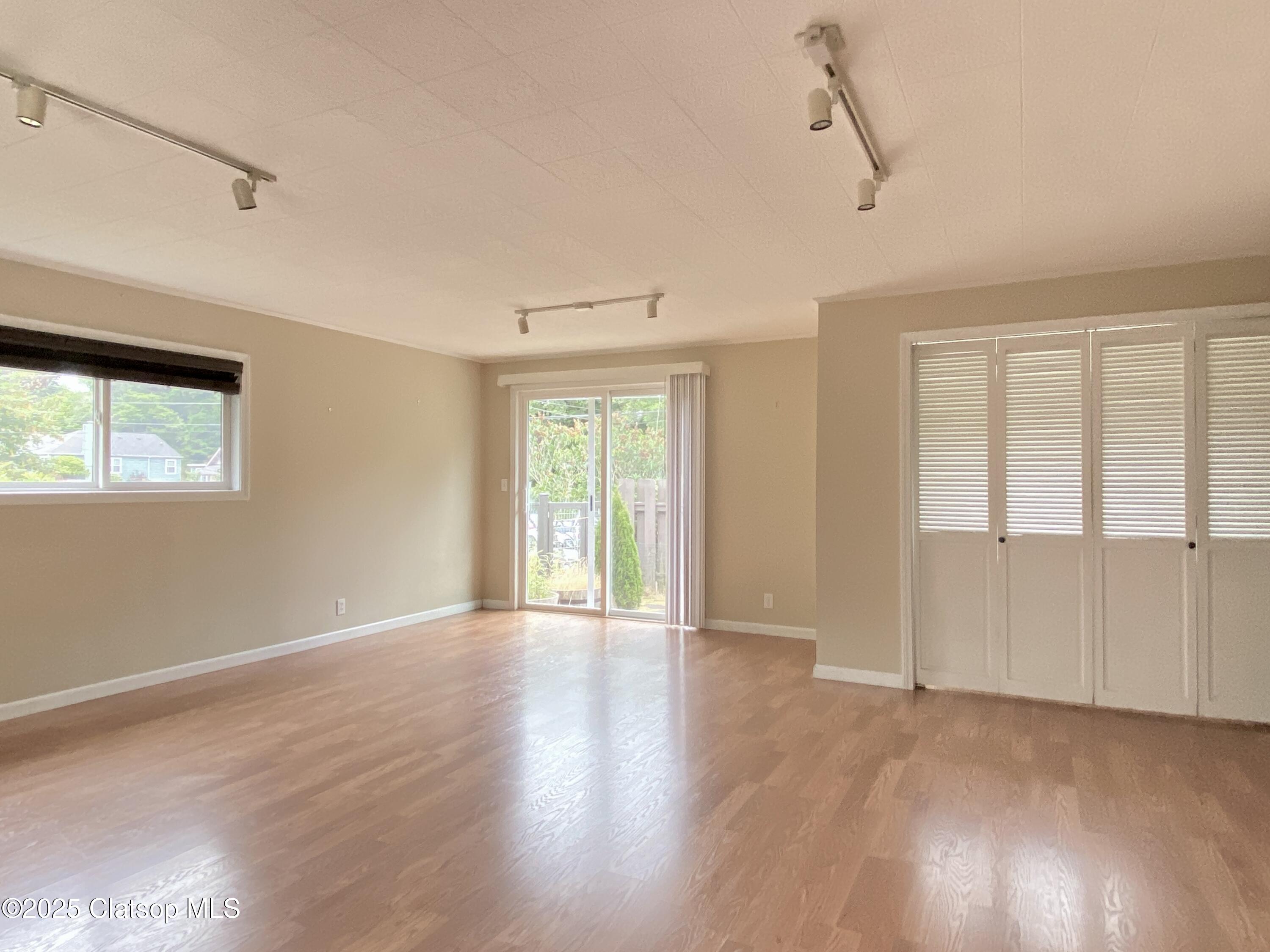 679 Clatsop Avenue Property Photo 10