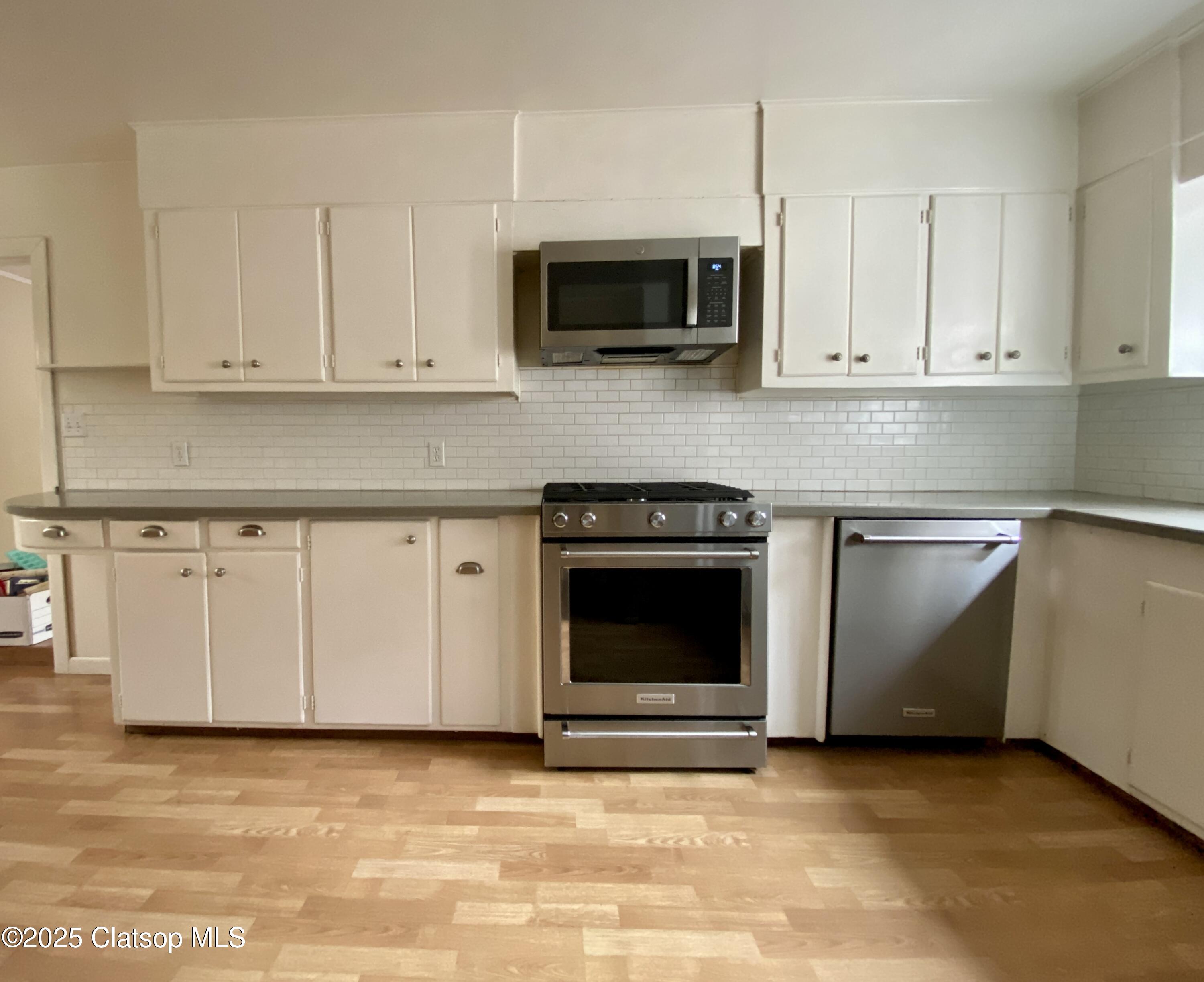 679 Clatsop Avenue Property Photo 14
