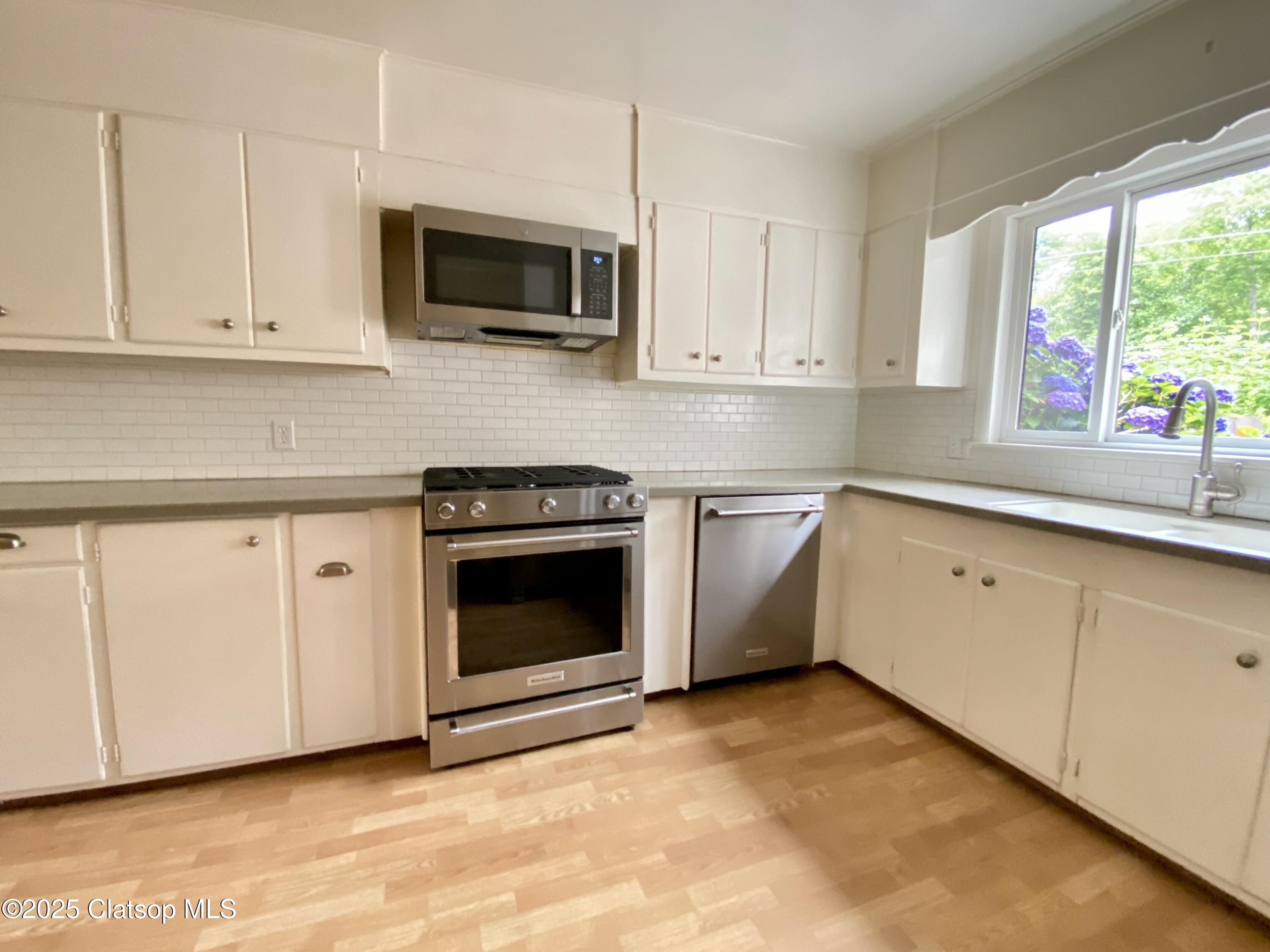 679 Clatsop Avenue Property Photo 15