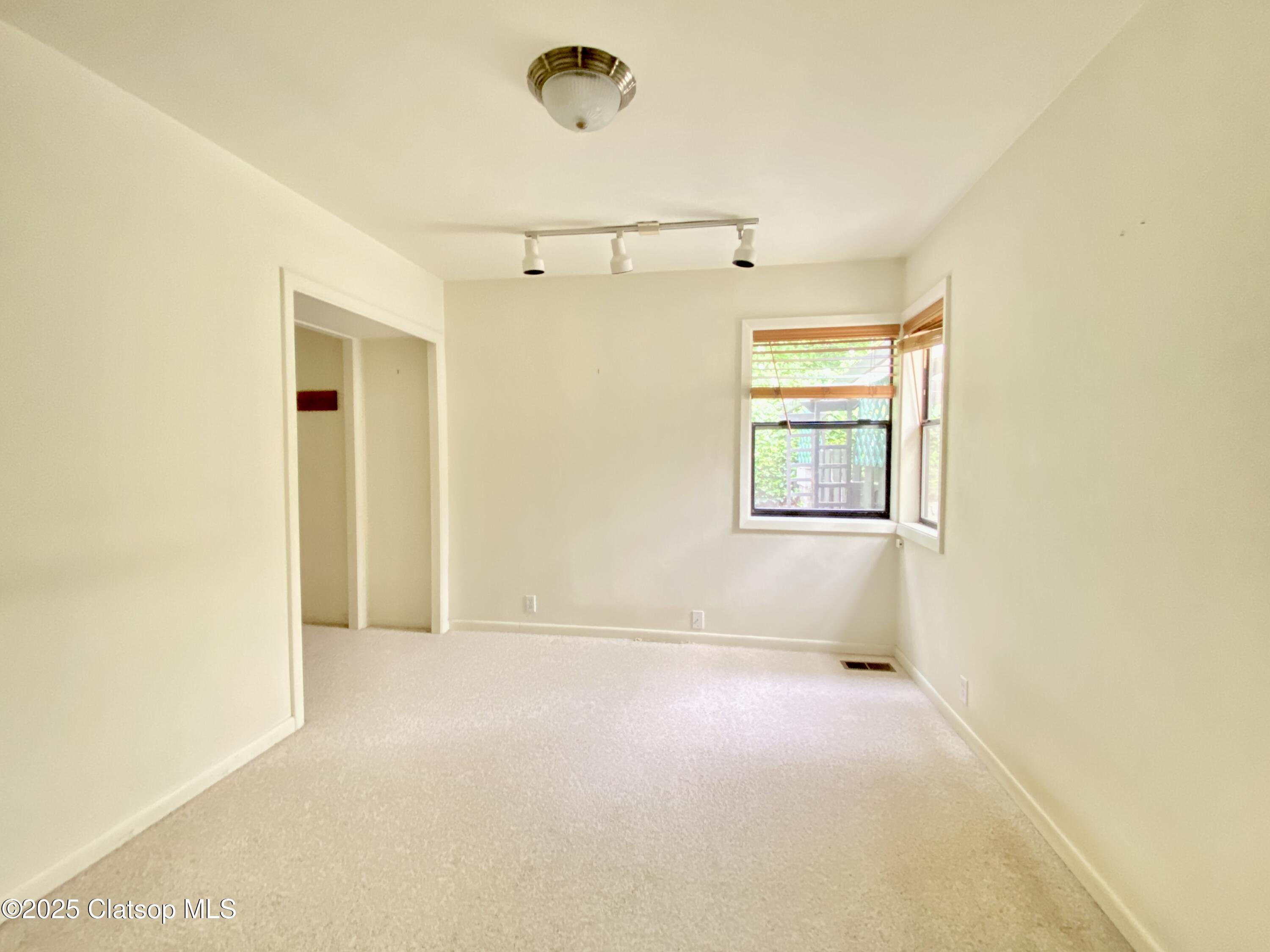 679 Clatsop Avenue Property Photo 27