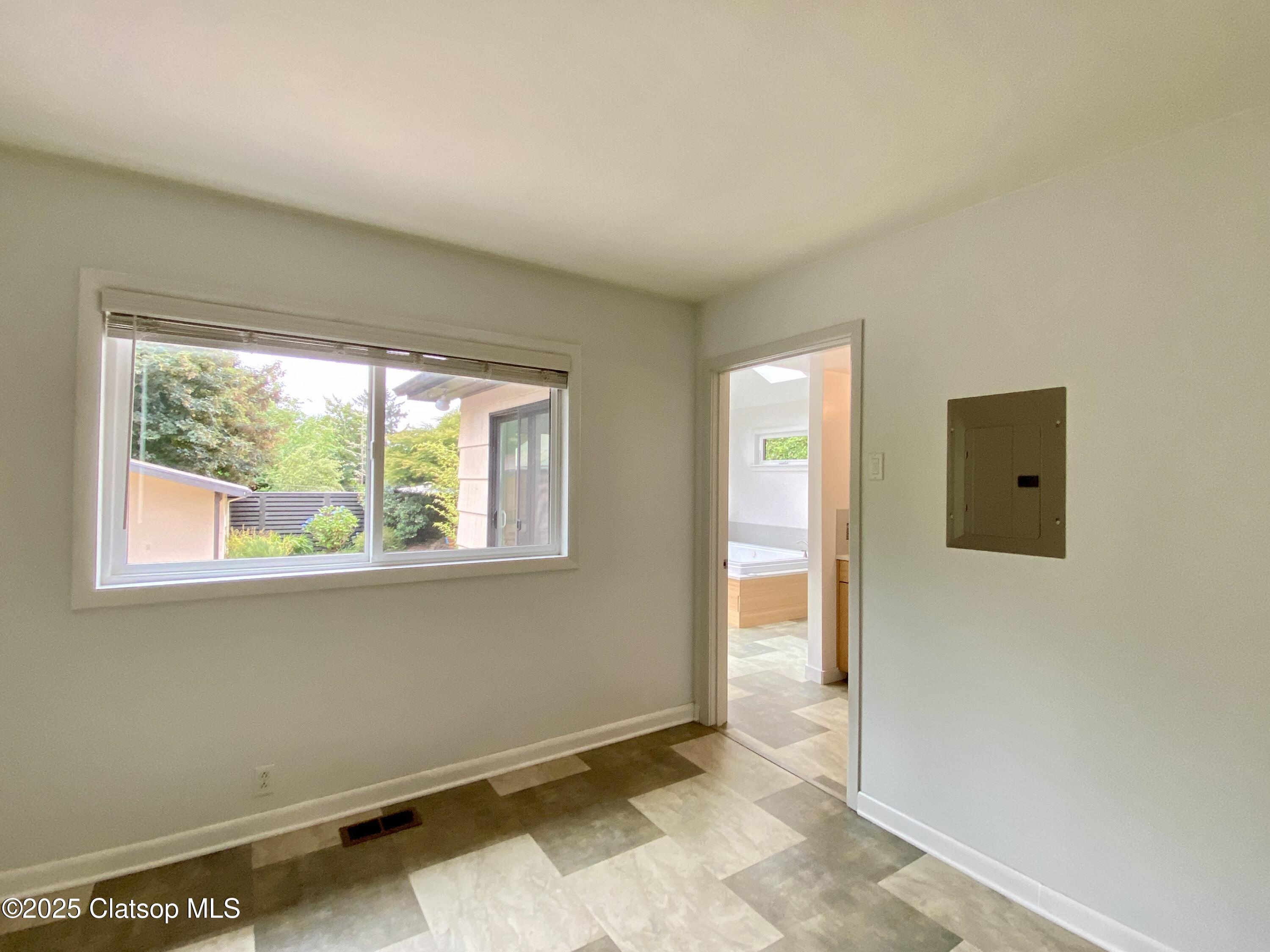 679 Clatsop Avenue Property Photo 31