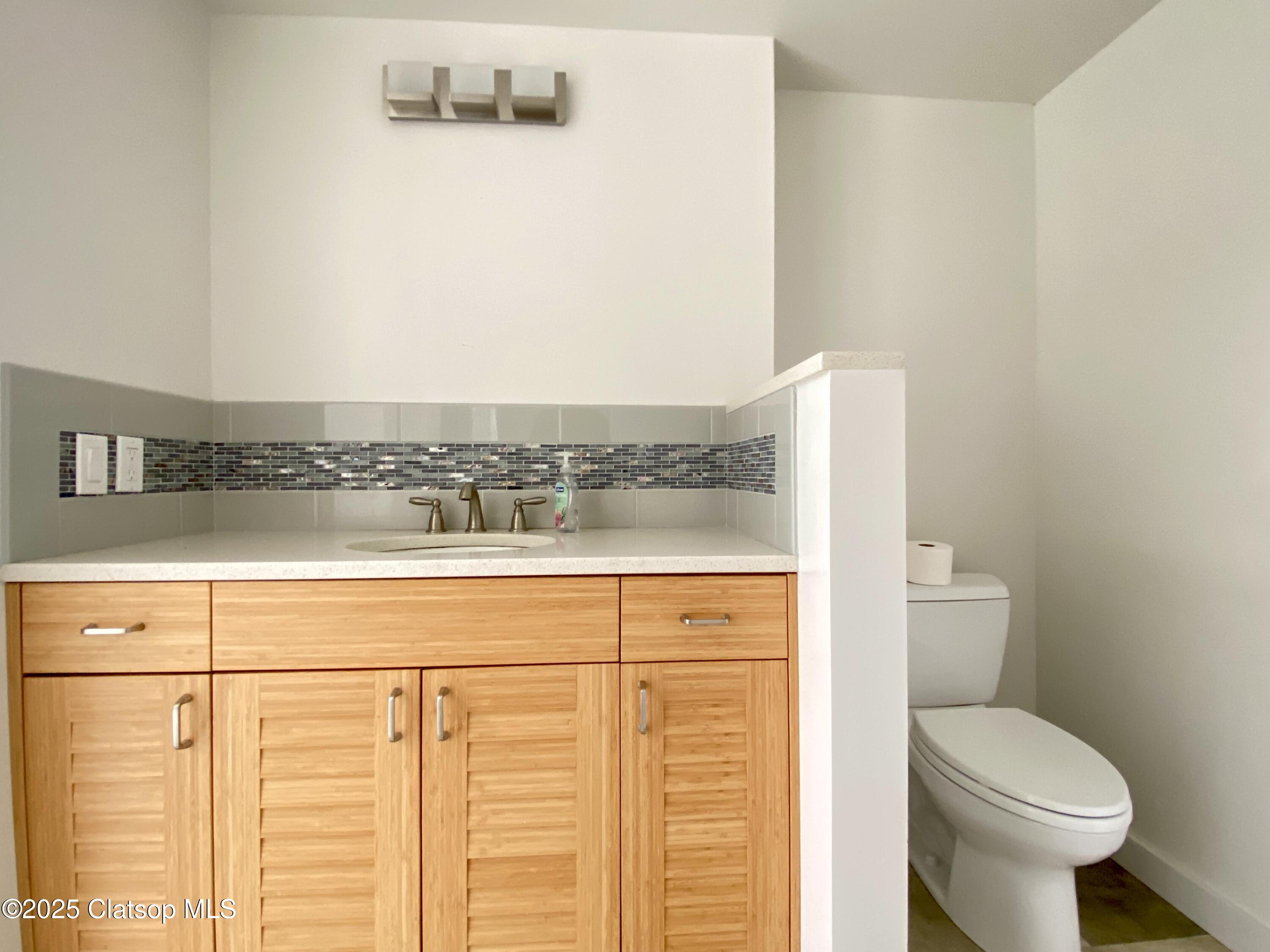 679 Clatsop Avenue Property Photo 32