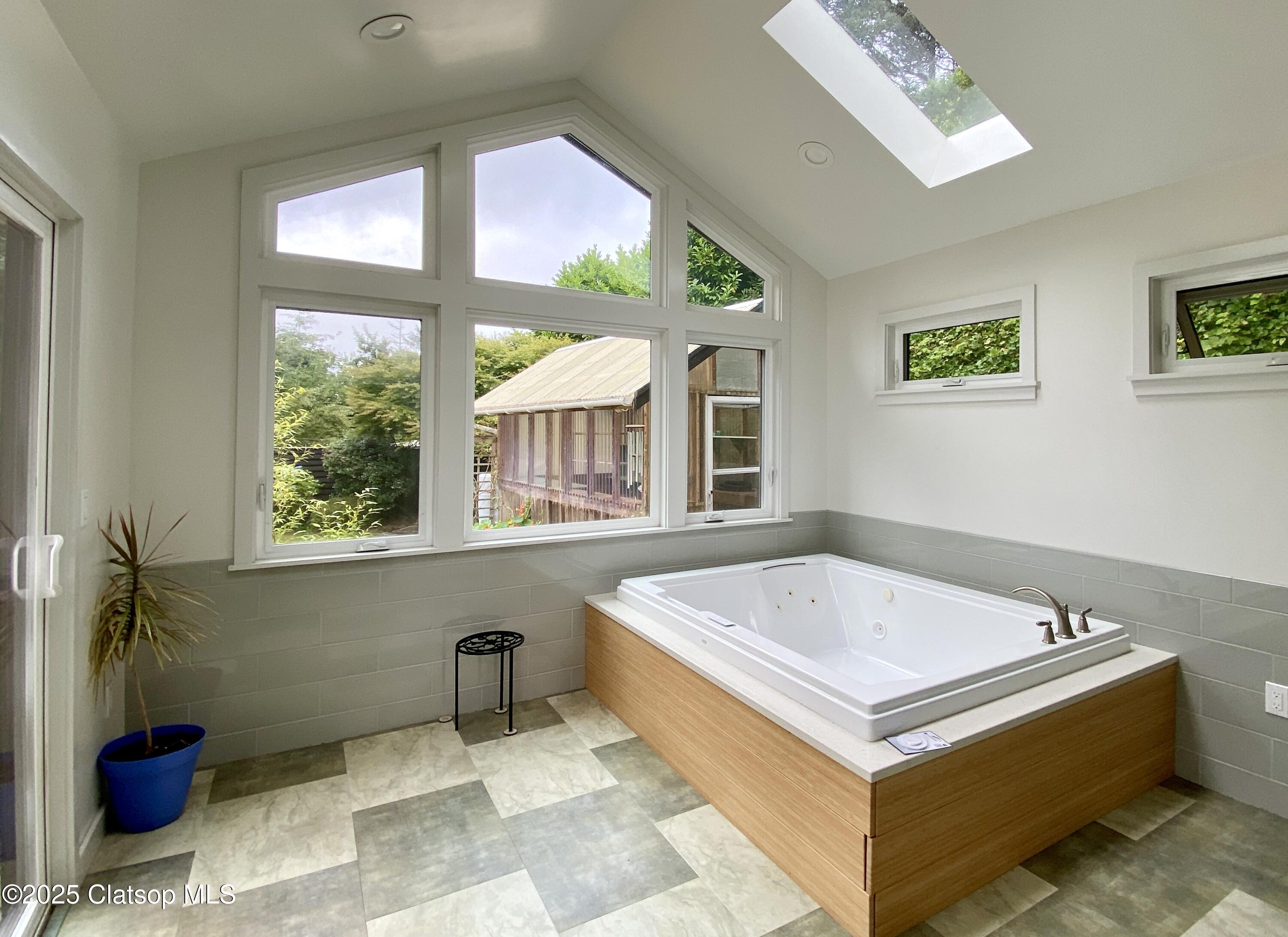 679 Clatsop Avenue Property Photo 33