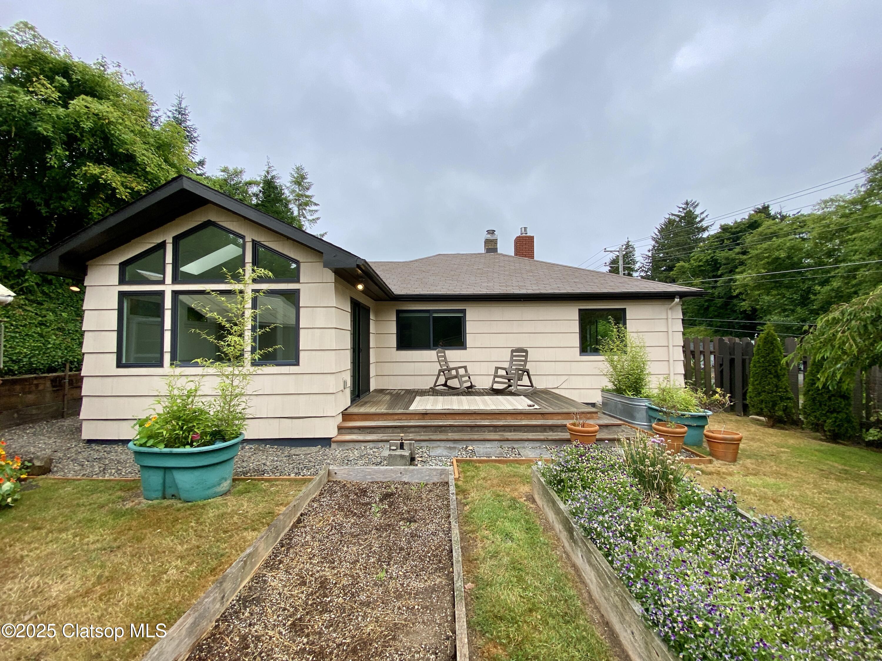 679 Clatsop Avenue Property Photo 38