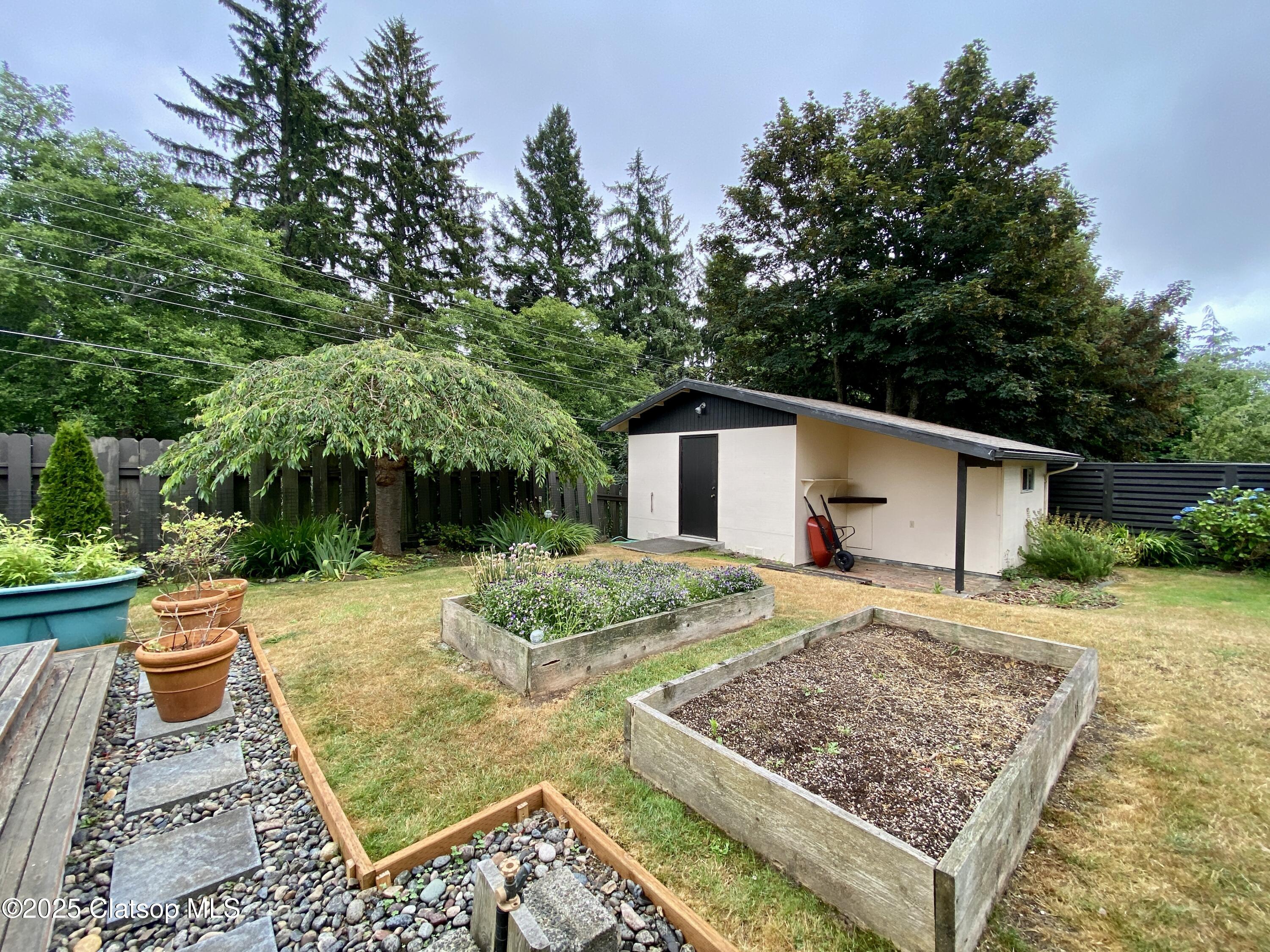 679 Clatsop Avenue Property Photo 48