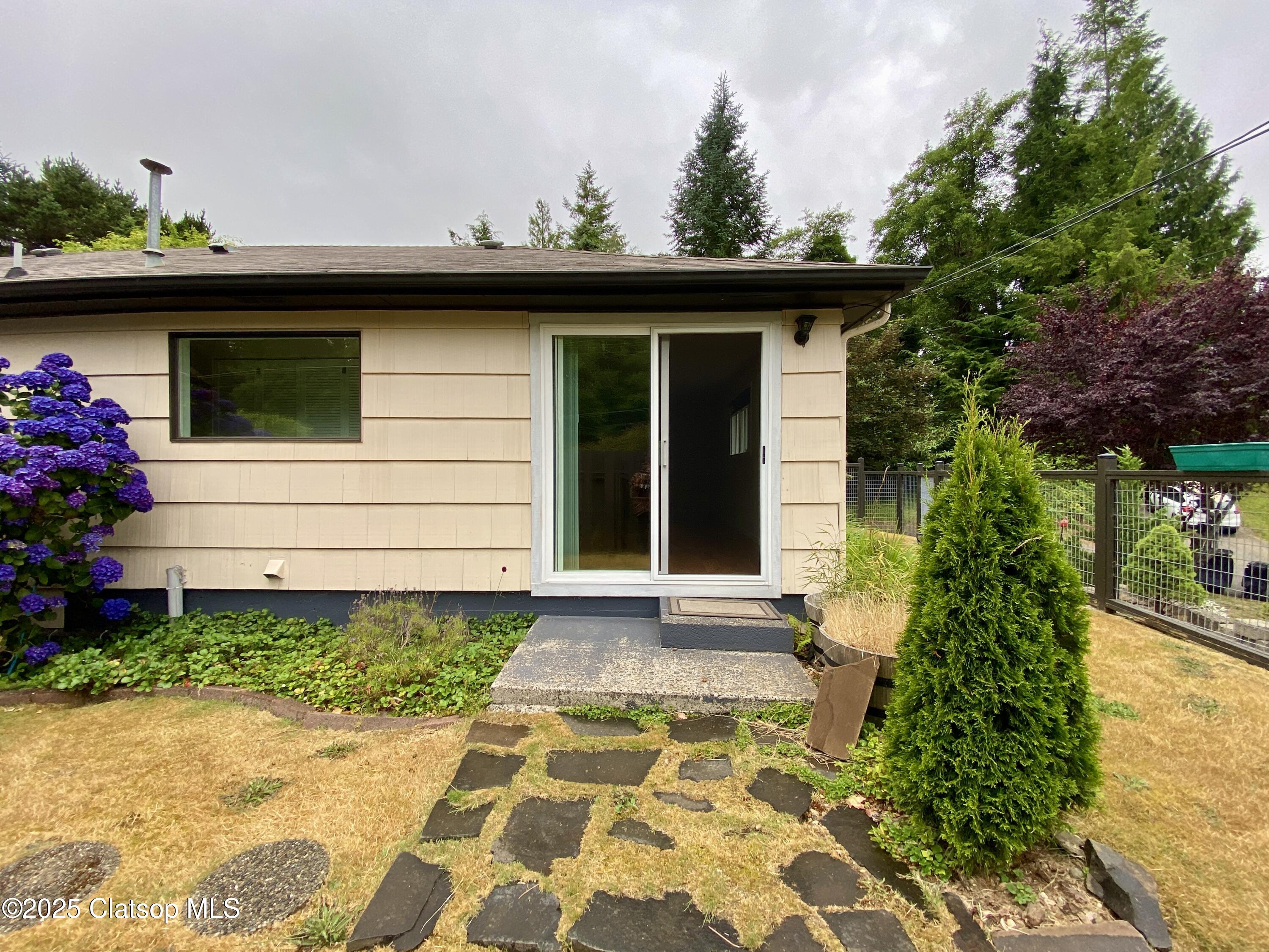 679 Clatsop Avenue Property Photo 49