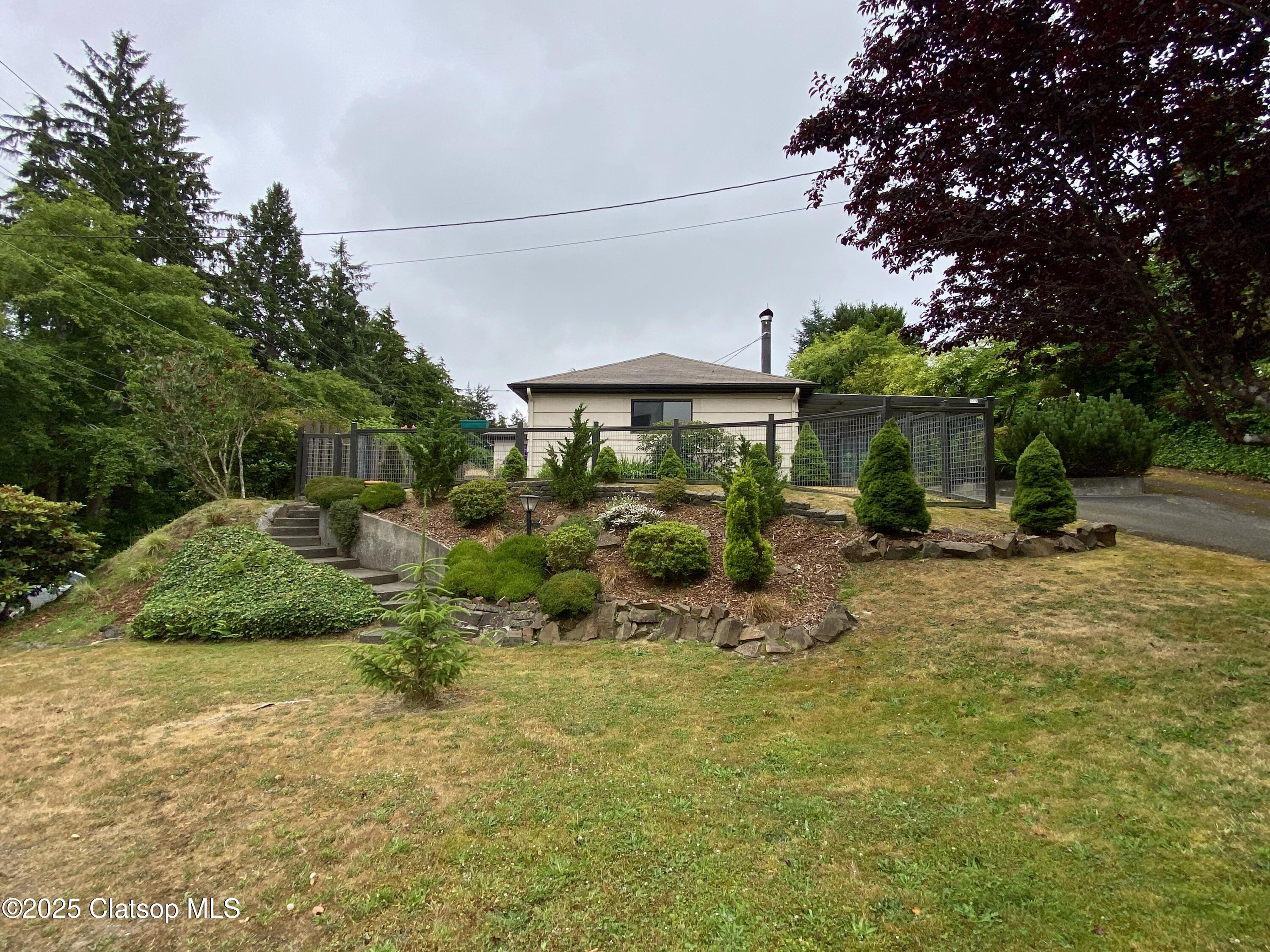 679 Clatsop Avenue Property Photo 54
