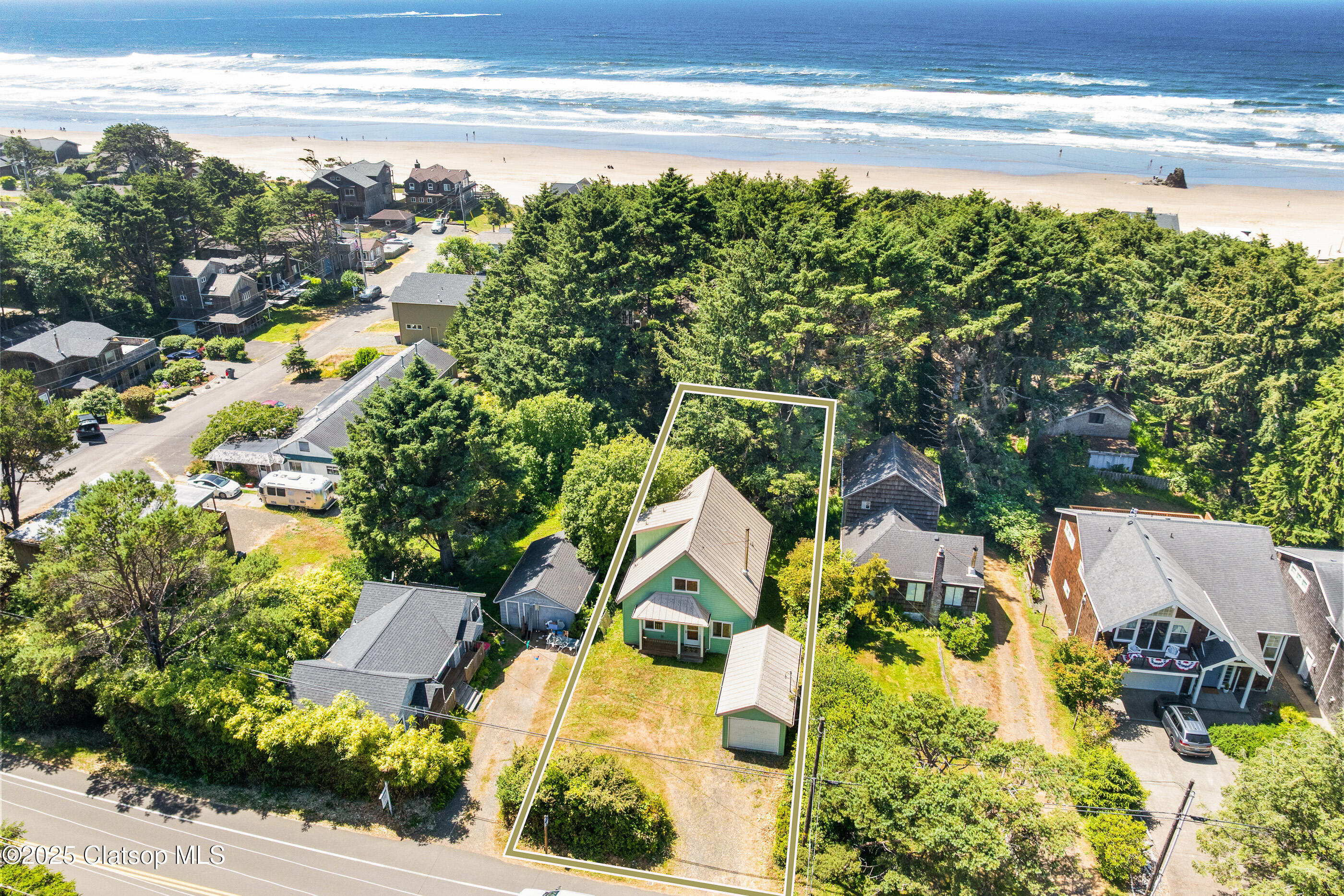 4072 S Hemlock Street Property Photo 2