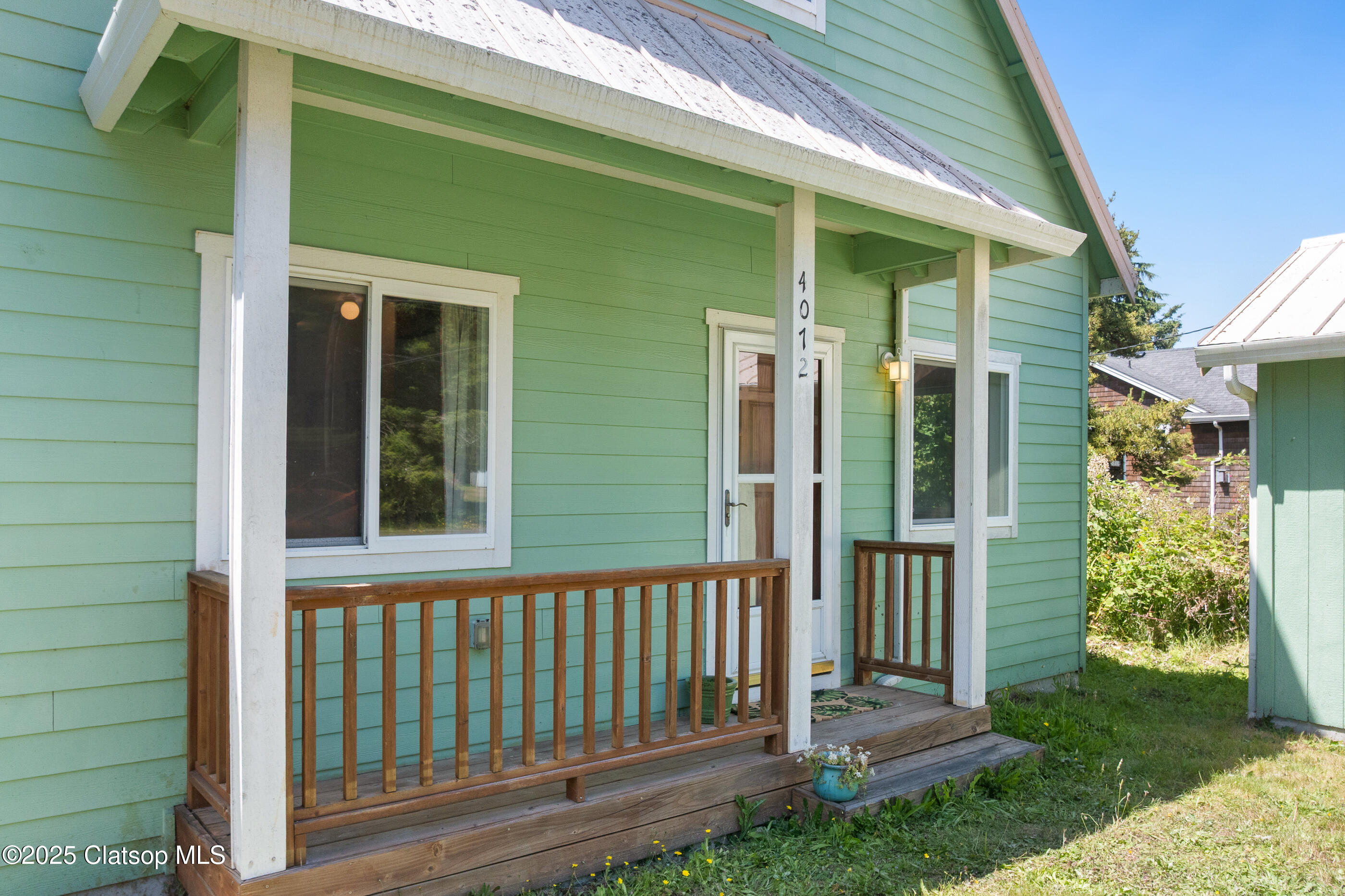 4072 S Hemlock Street Property Photo 4