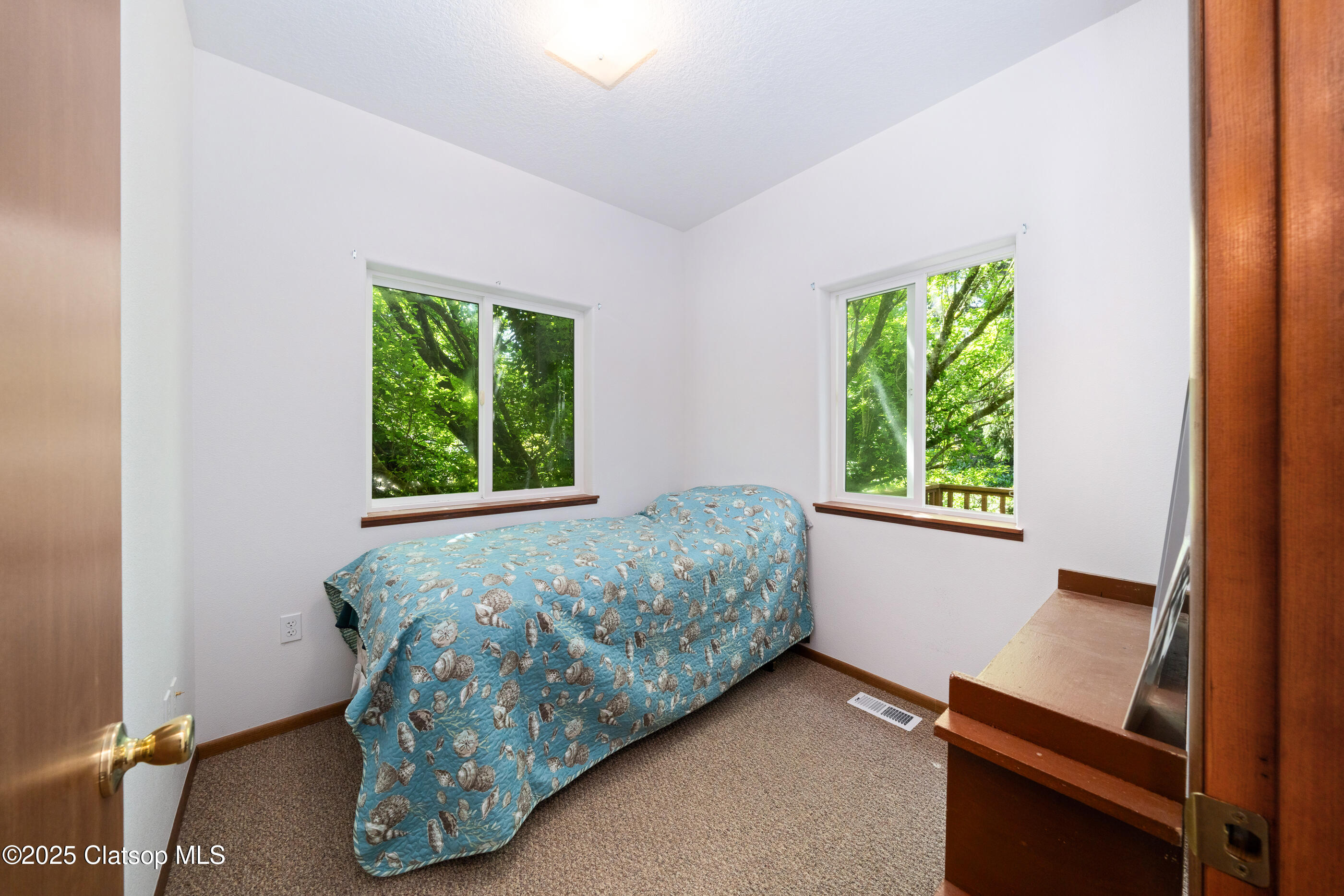 4072 S Hemlock Street Property Photo 24