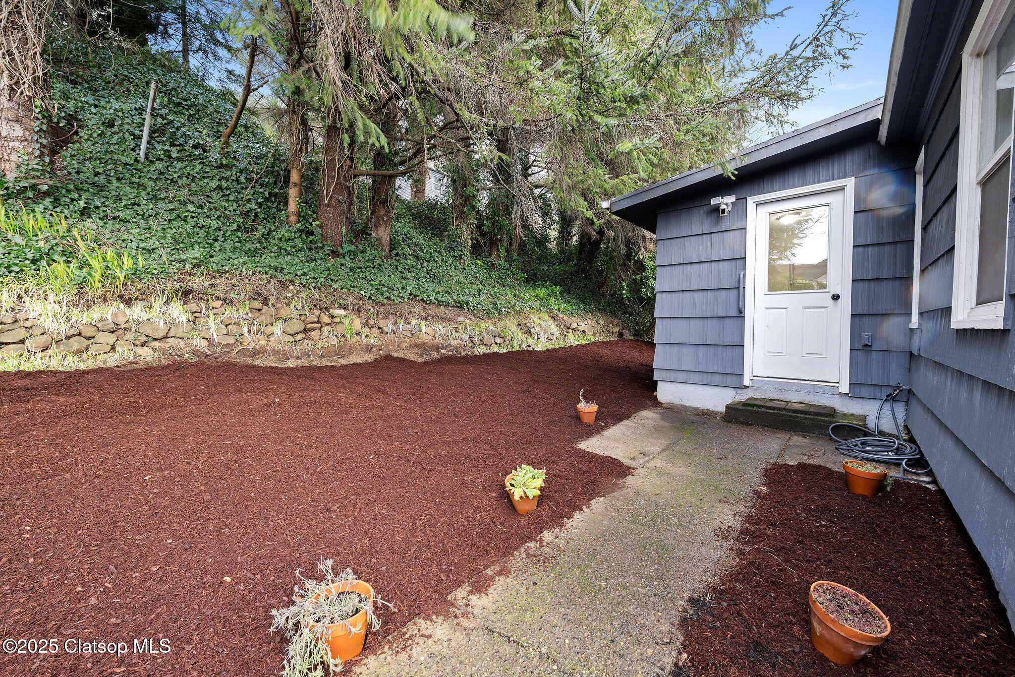 627 W Marine Drive Property Photo 5