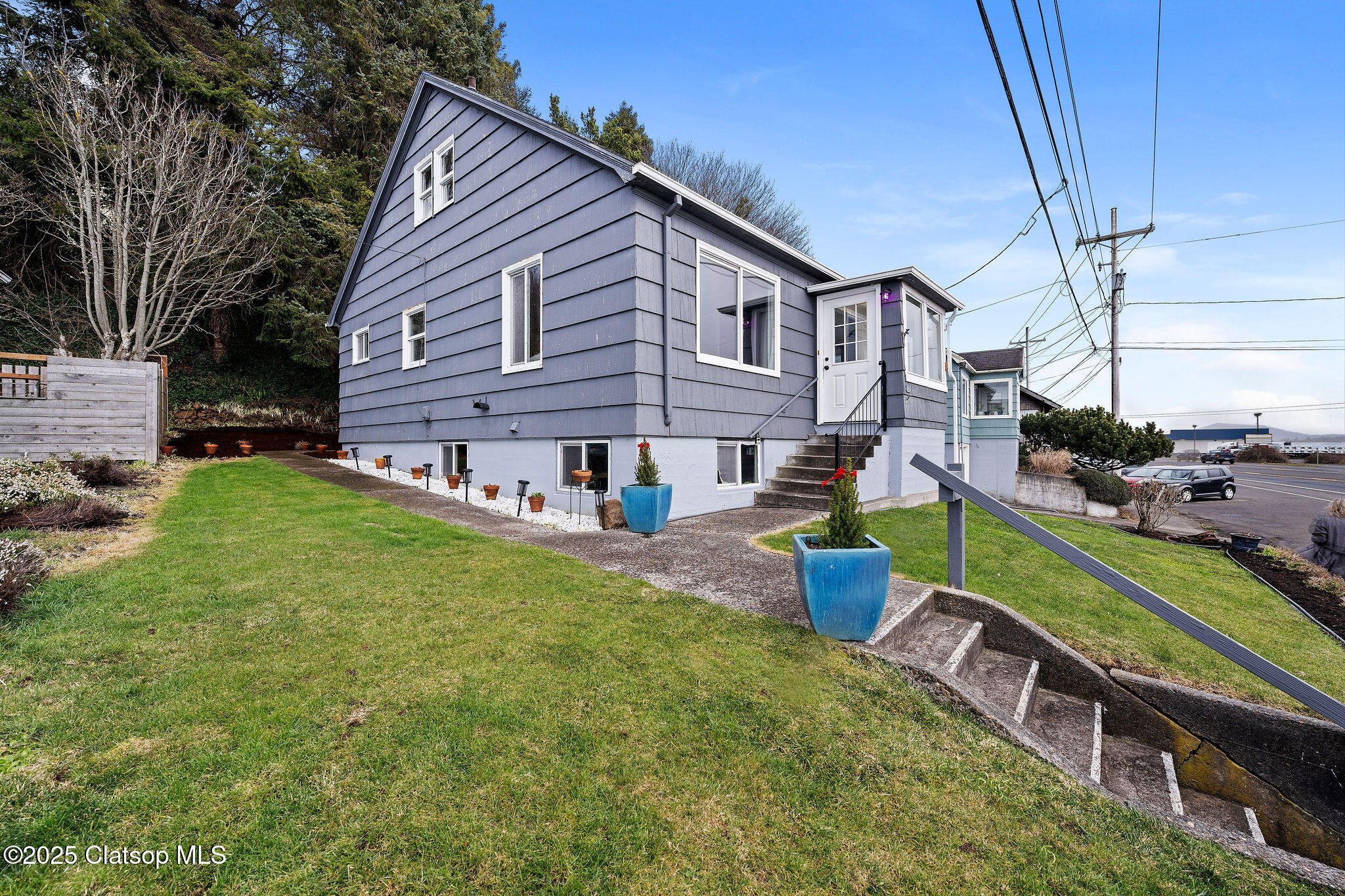 627 W Marine Drive Property Photo 6