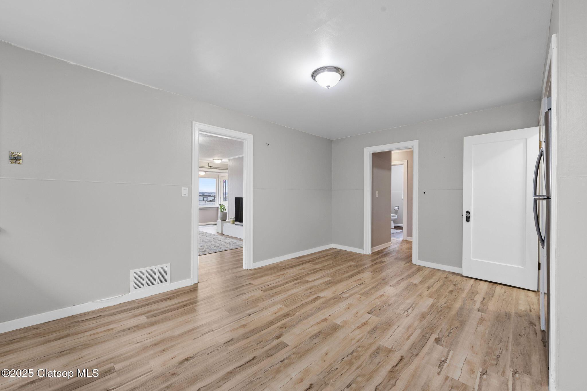 627 W Marine Drive Property Photo 16