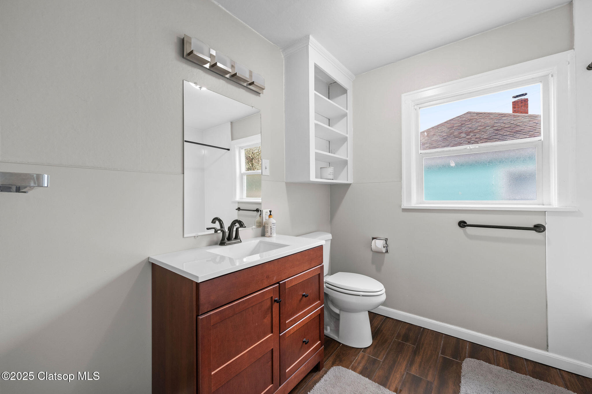 627 W Marine Drive Property Photo 21