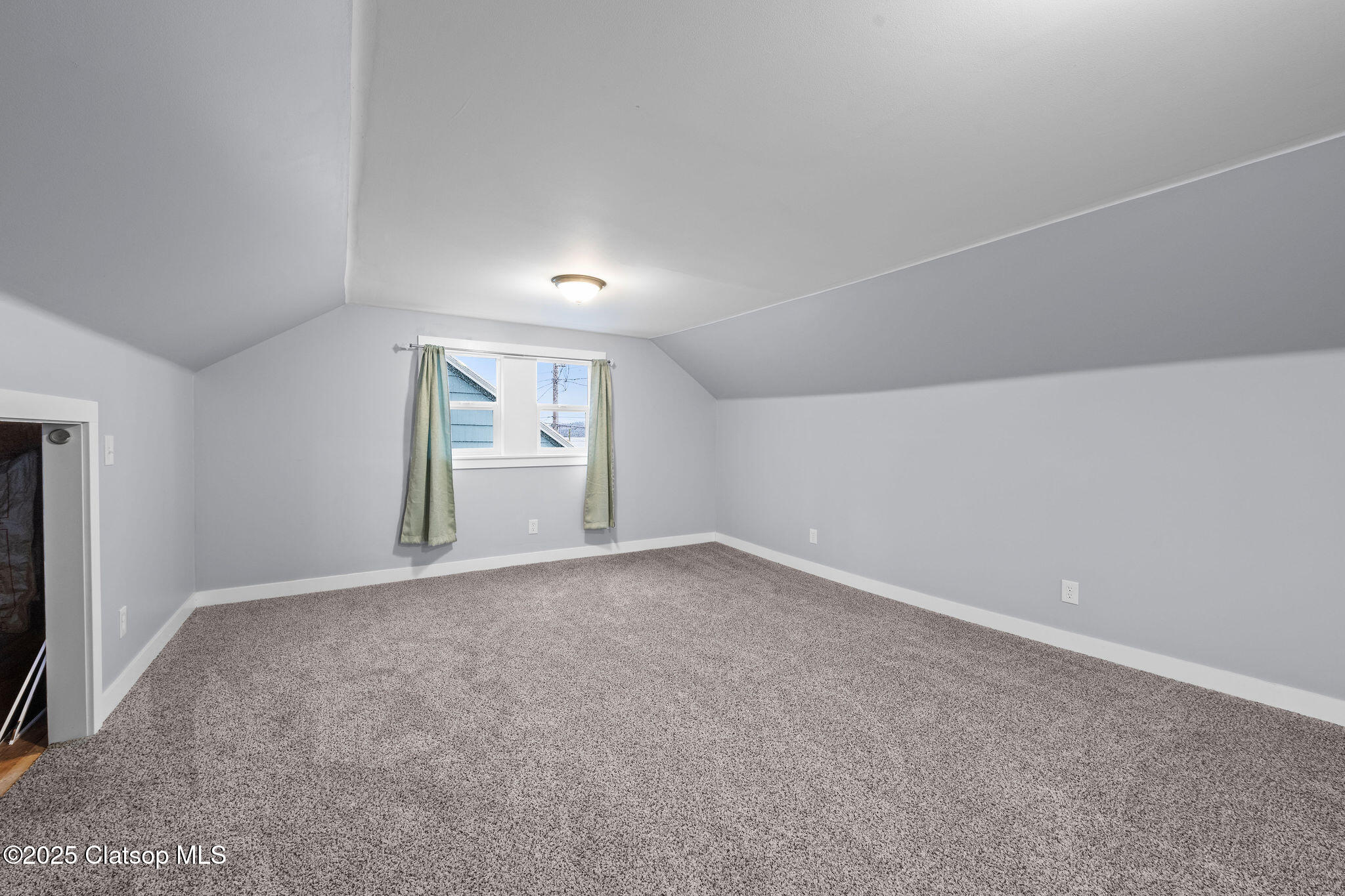 627 W Marine Drive Property Photo 25