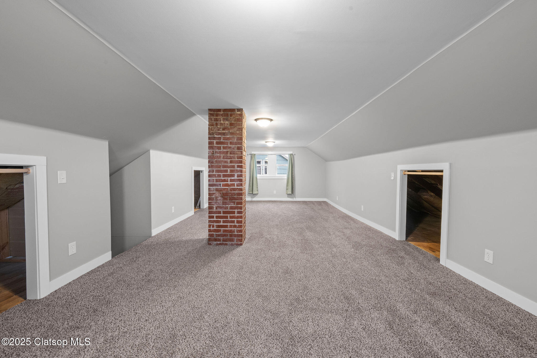 627 W Marine Drive Property Photo 27
