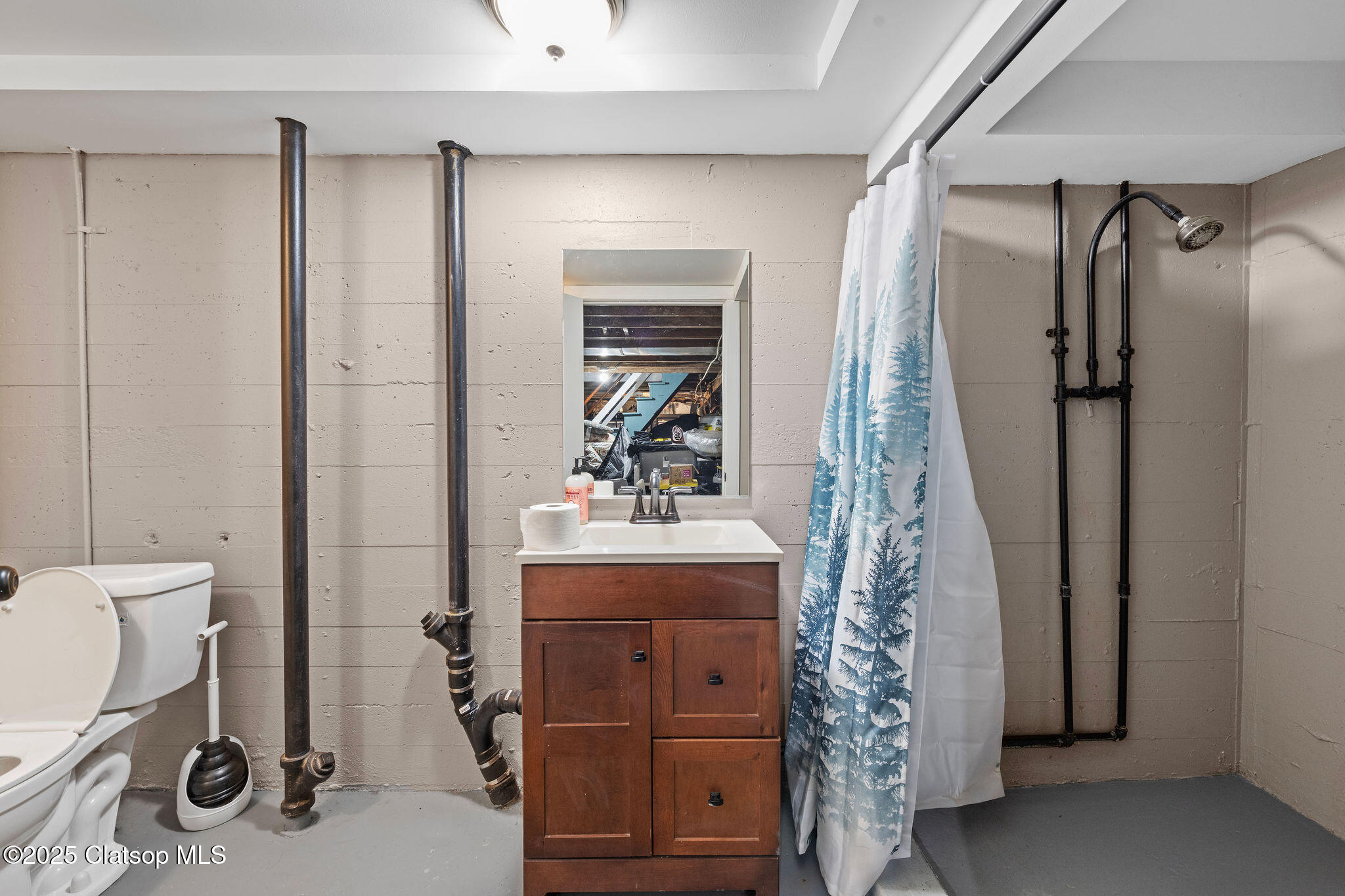 627 W Marine Drive Property Photo 28