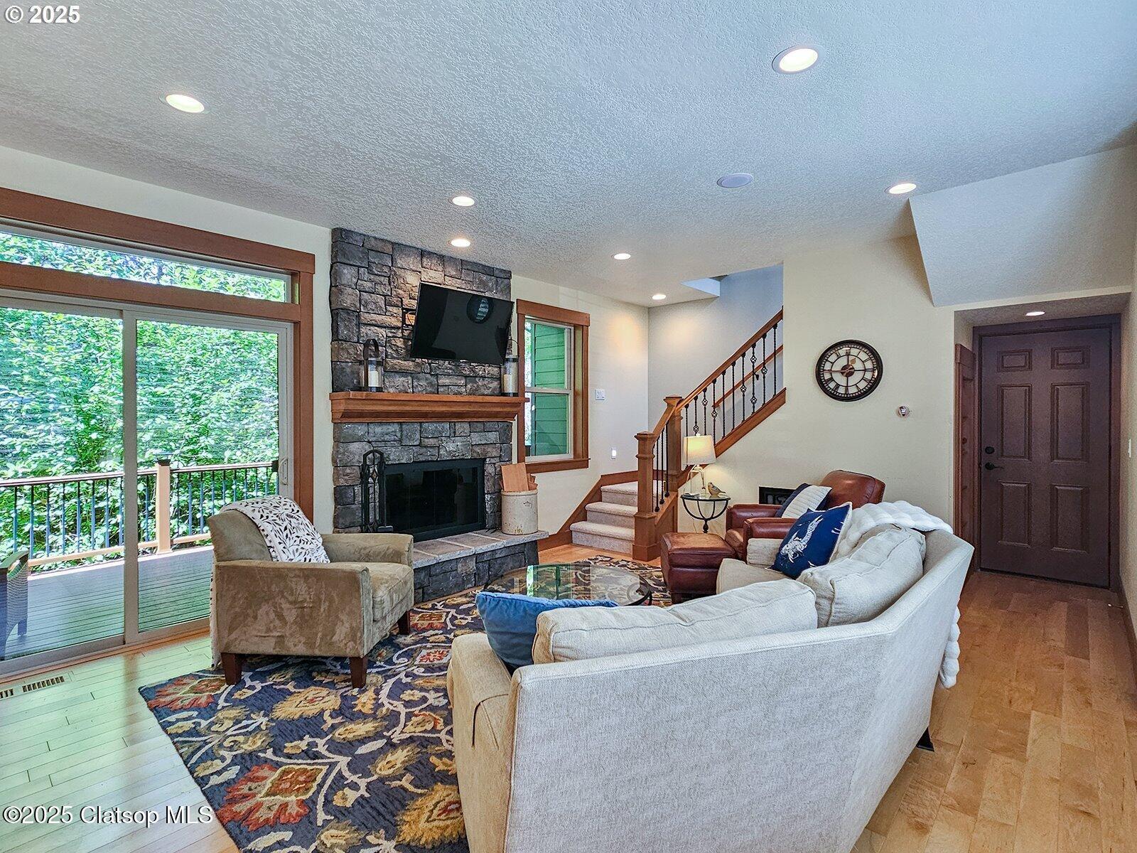 9195 Puffin Lane Property Photo 3