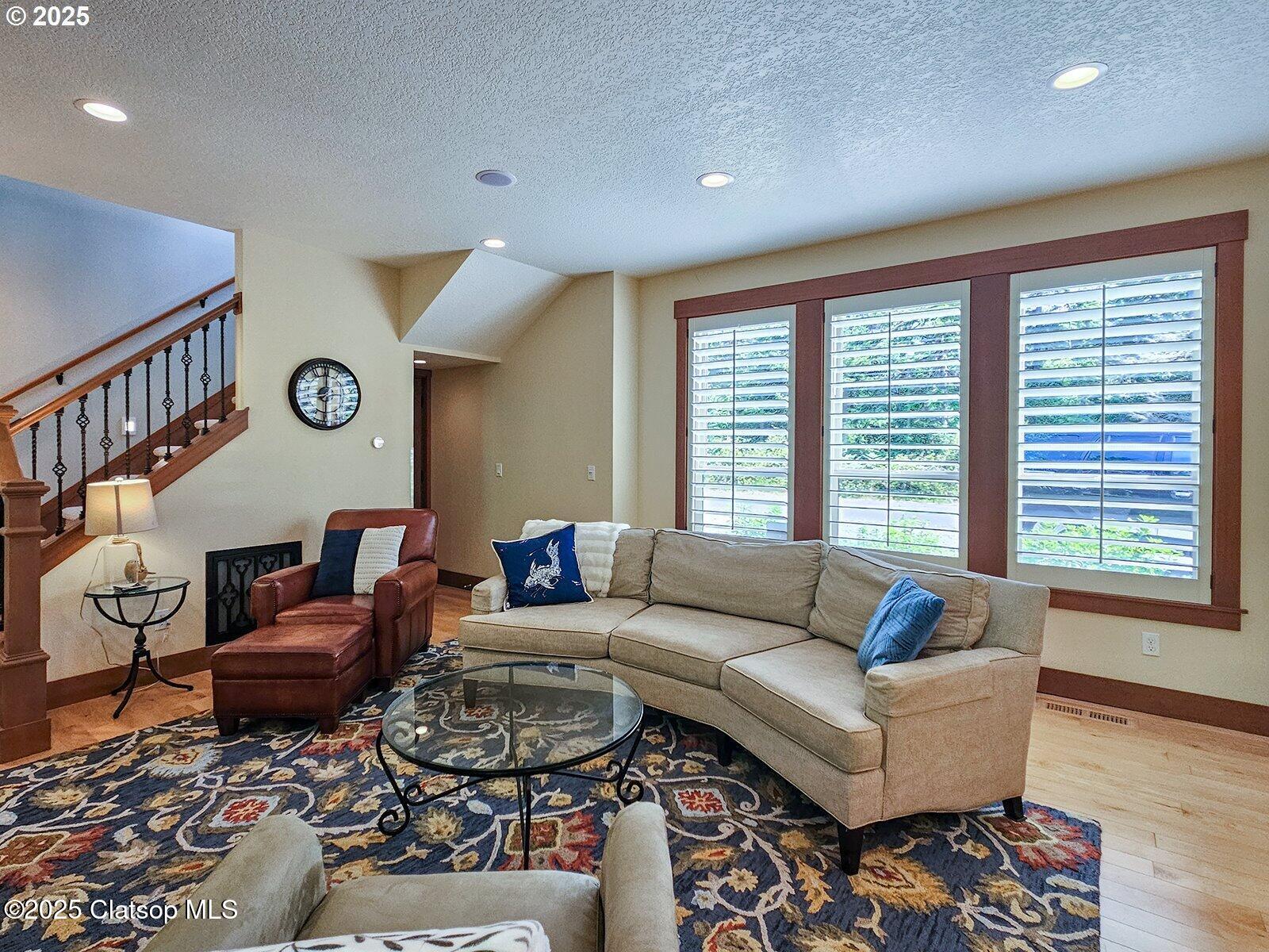 9195 Puffin Lane Property Photo 4