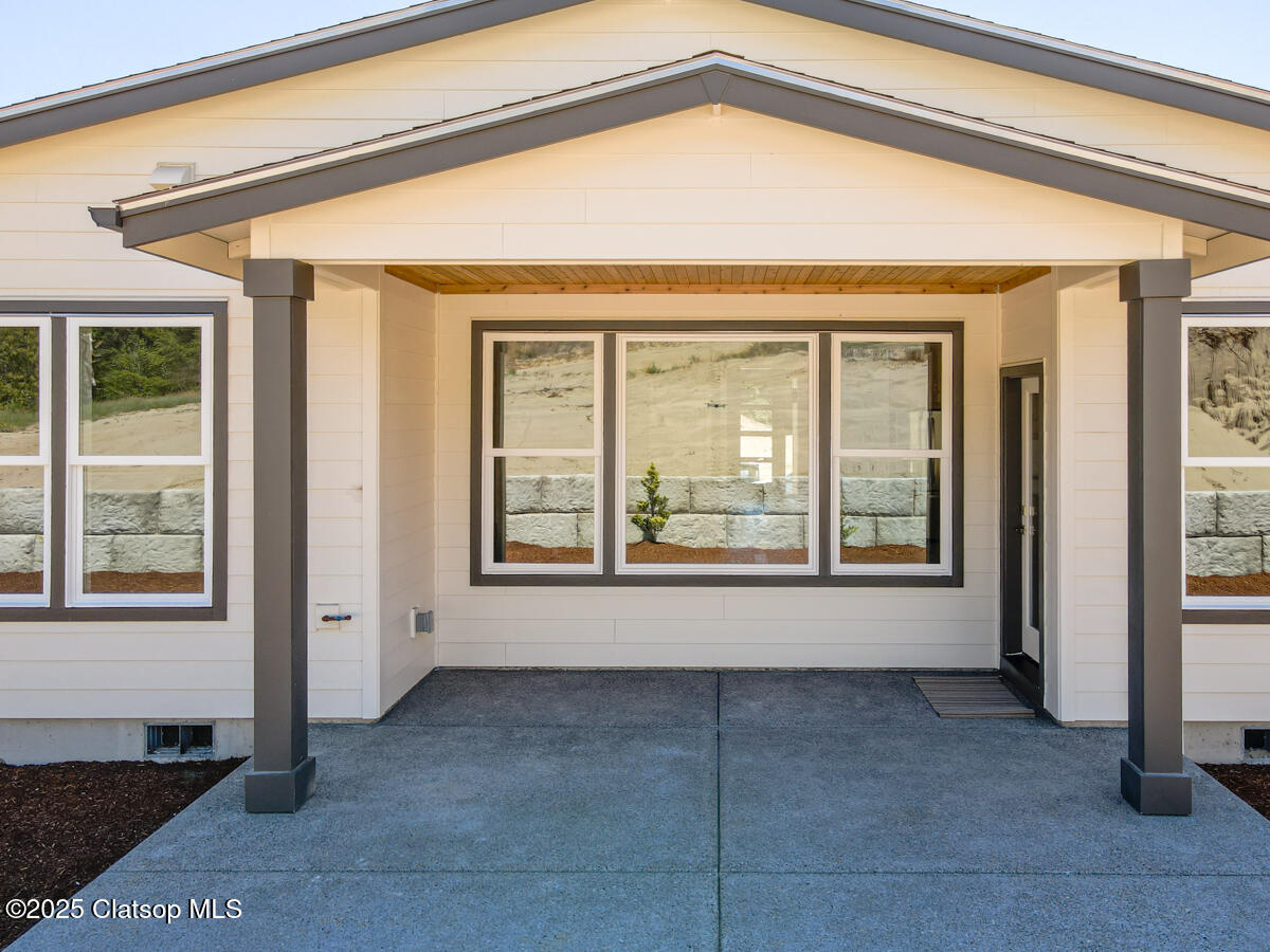 413 Meadows Drive Property Photo 10