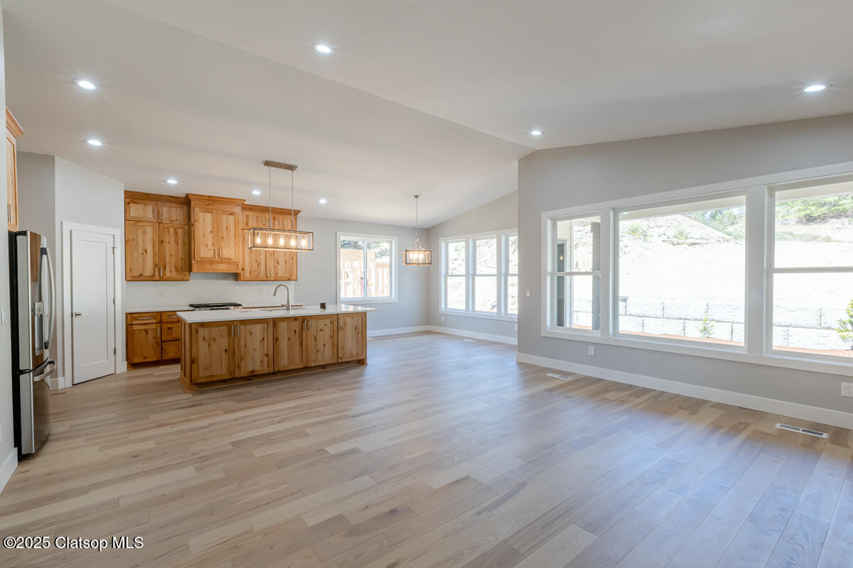 413 Meadows Drive Property Photo 15