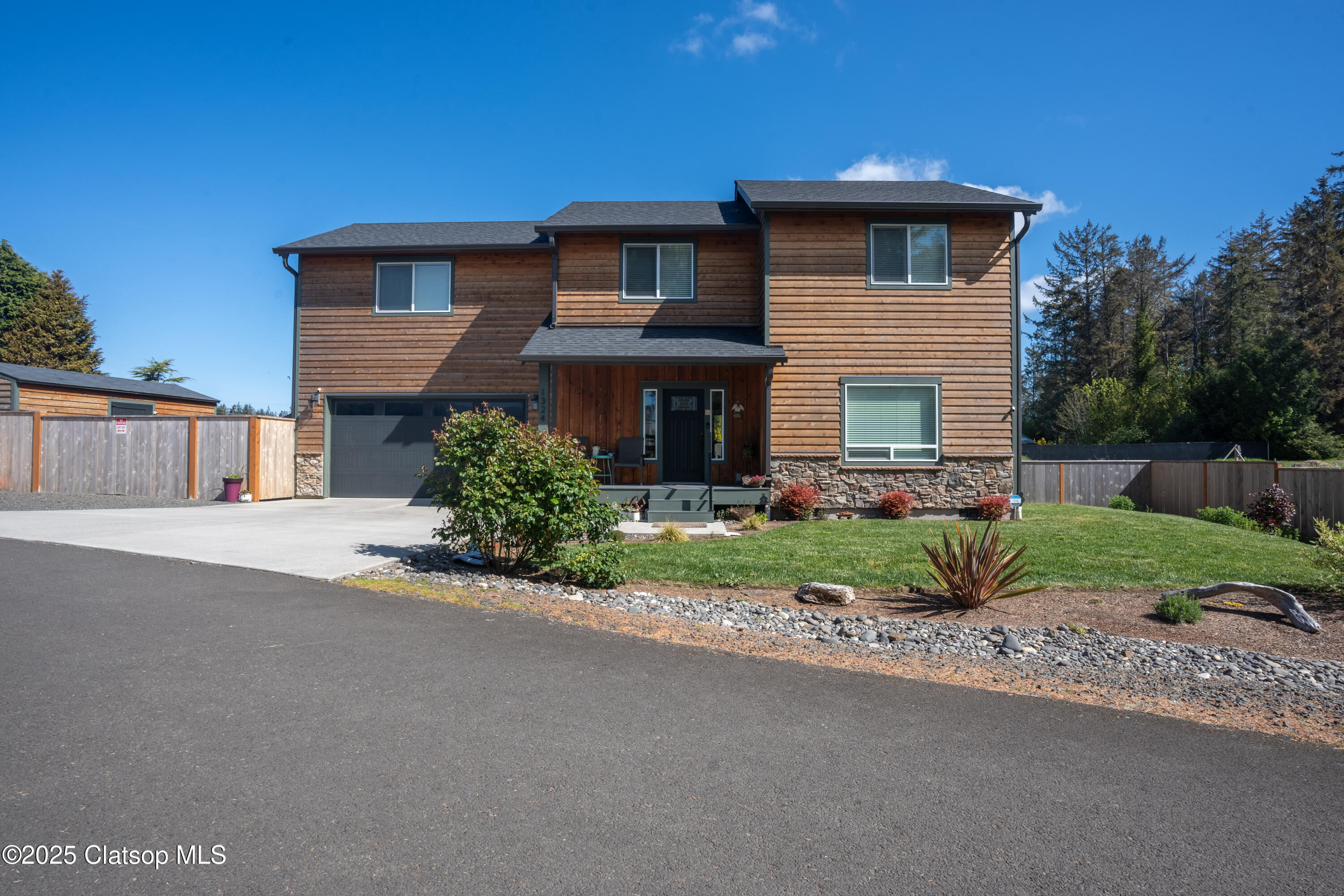 1324 Sea Ridge Ln Property Photo 1