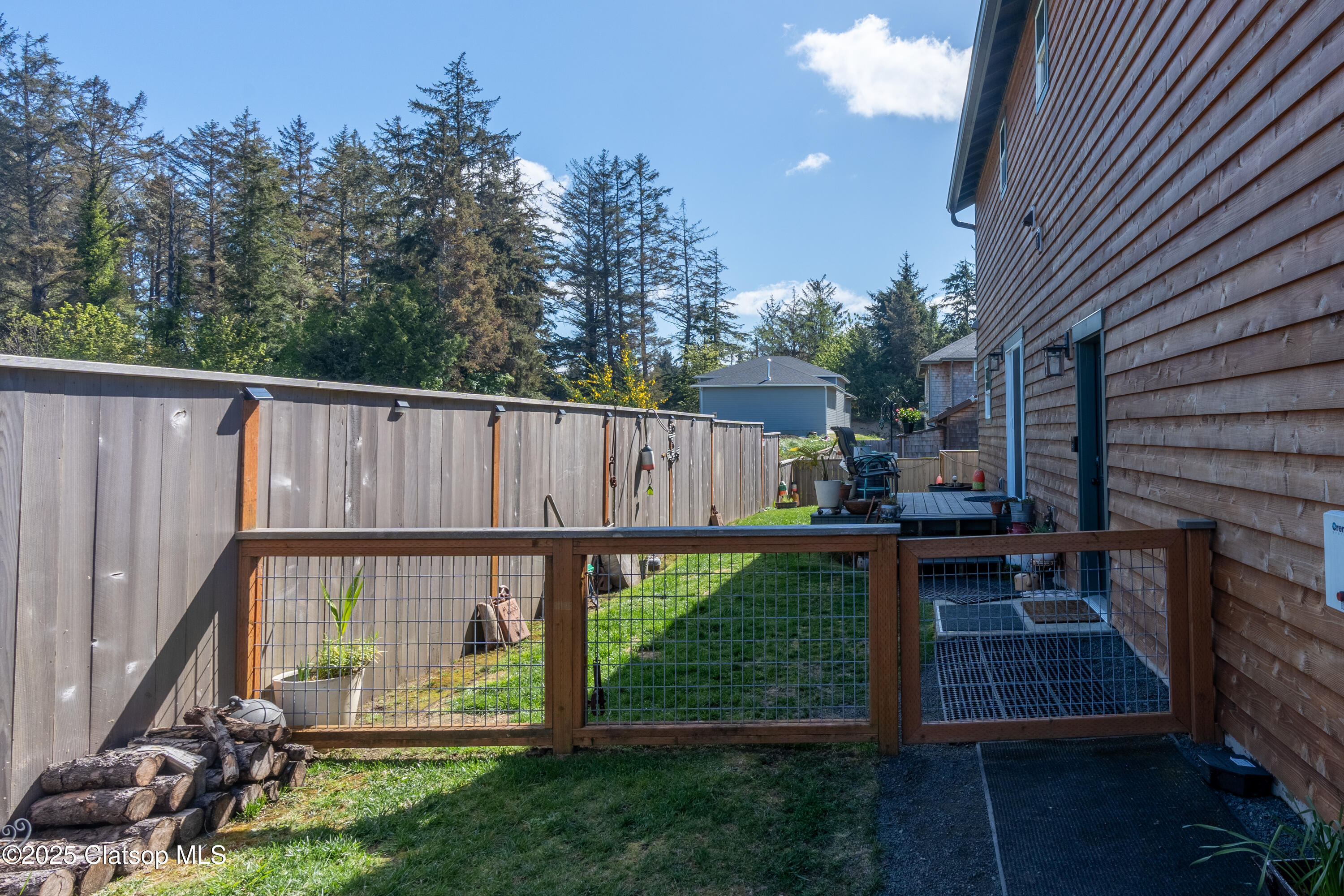 1324 Sea Ridge Ln Property Photo 4
