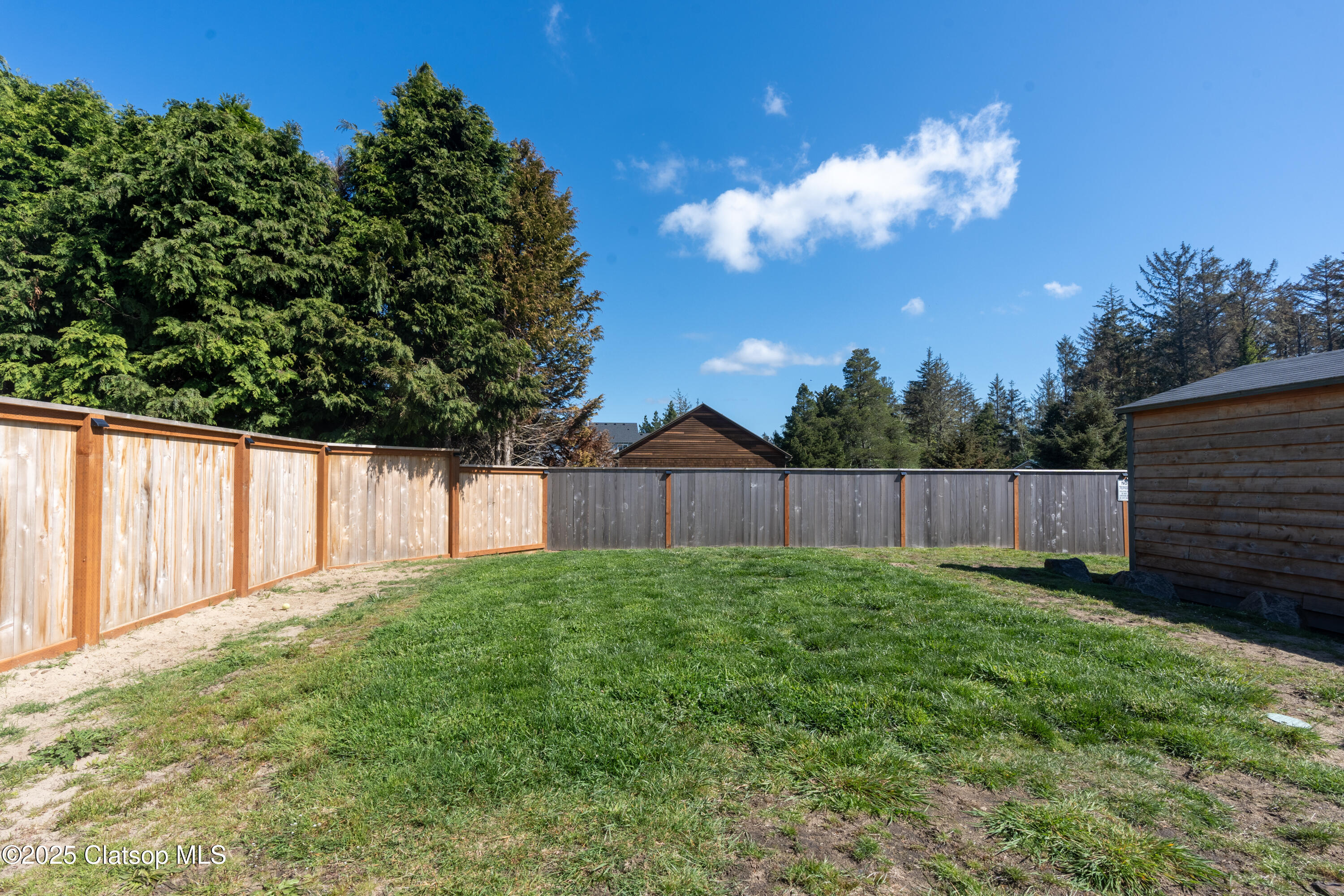 1324 Sea Ridge Ln Property Photo 5