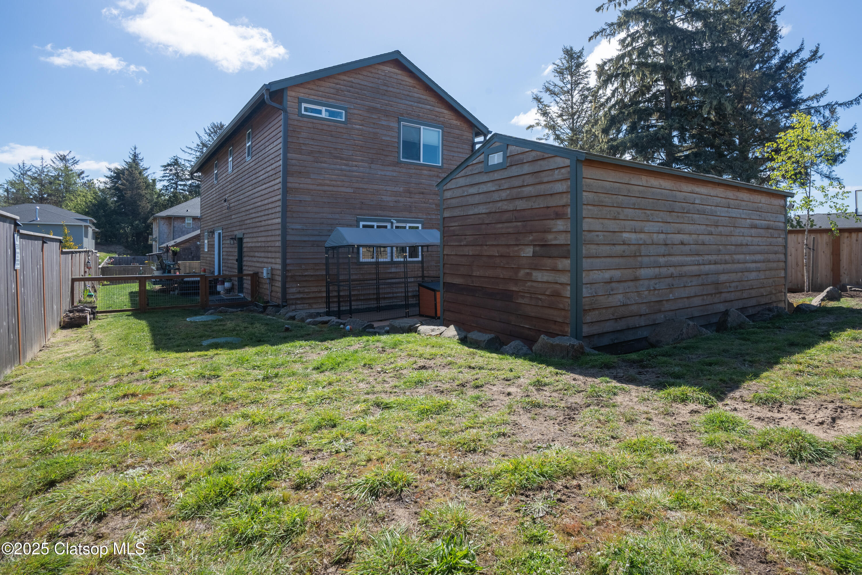 1324 Sea Ridge Ln Property Photo 6