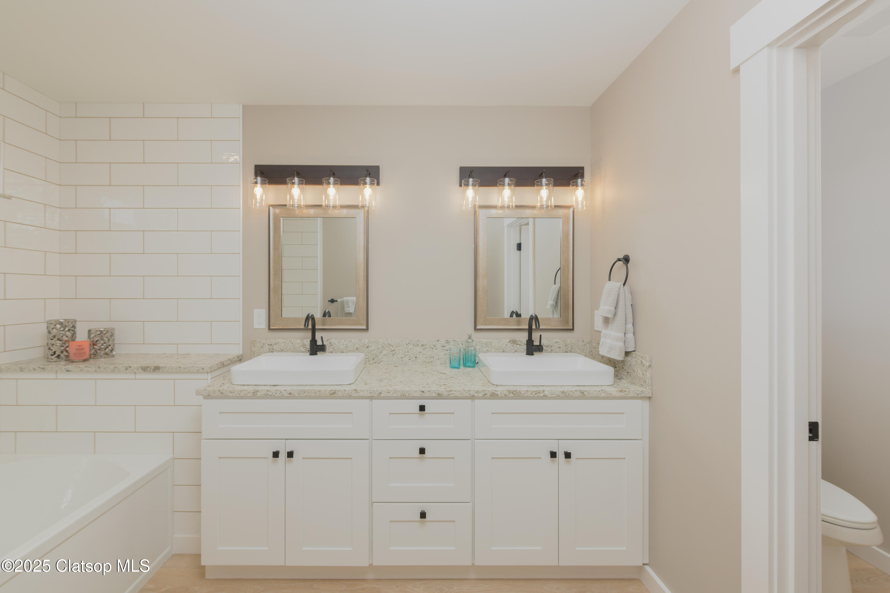 1324 Sea Ridge Ln Property Photo 18