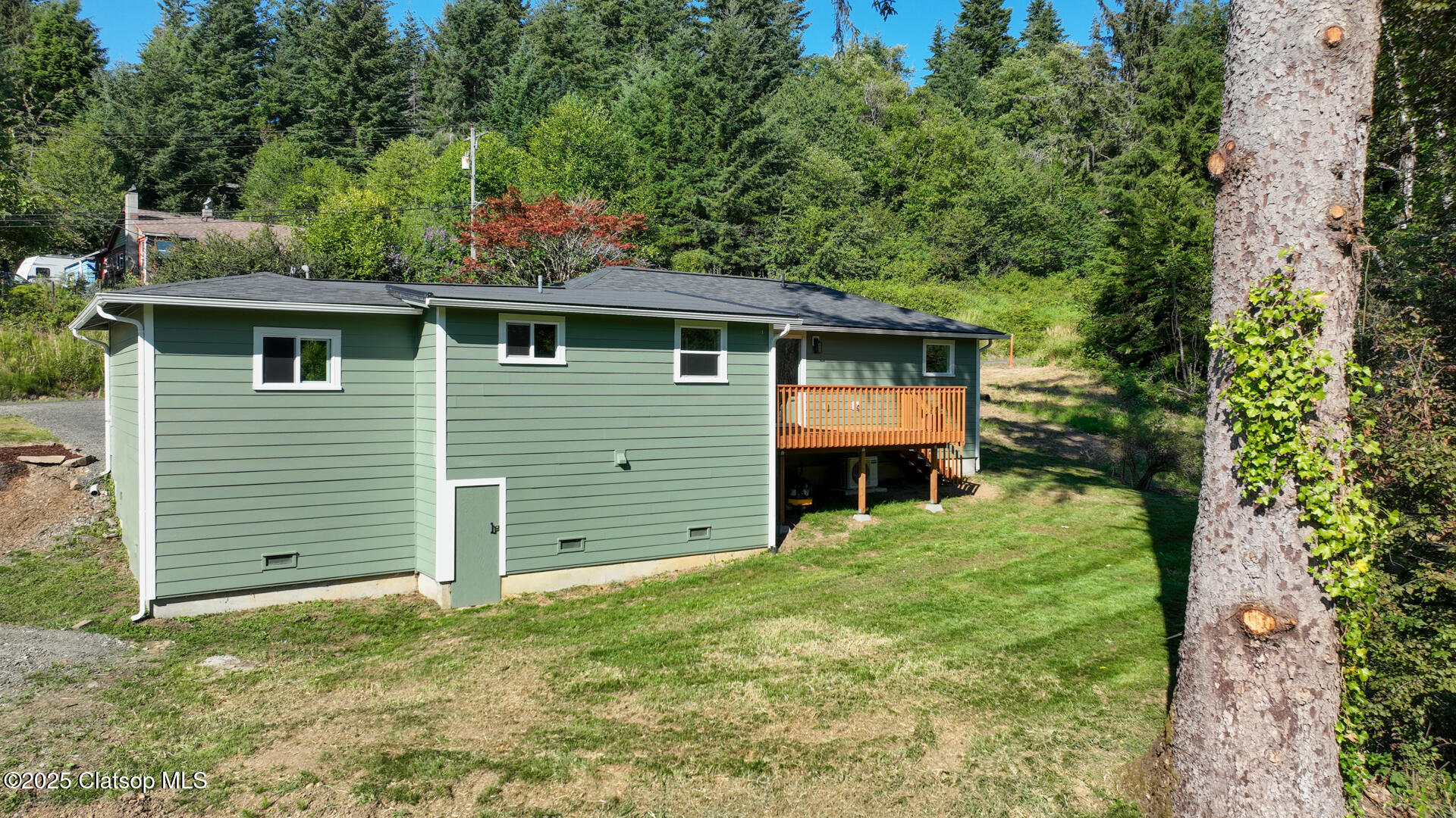 40956 Old Hwy 30 Property Photo 2