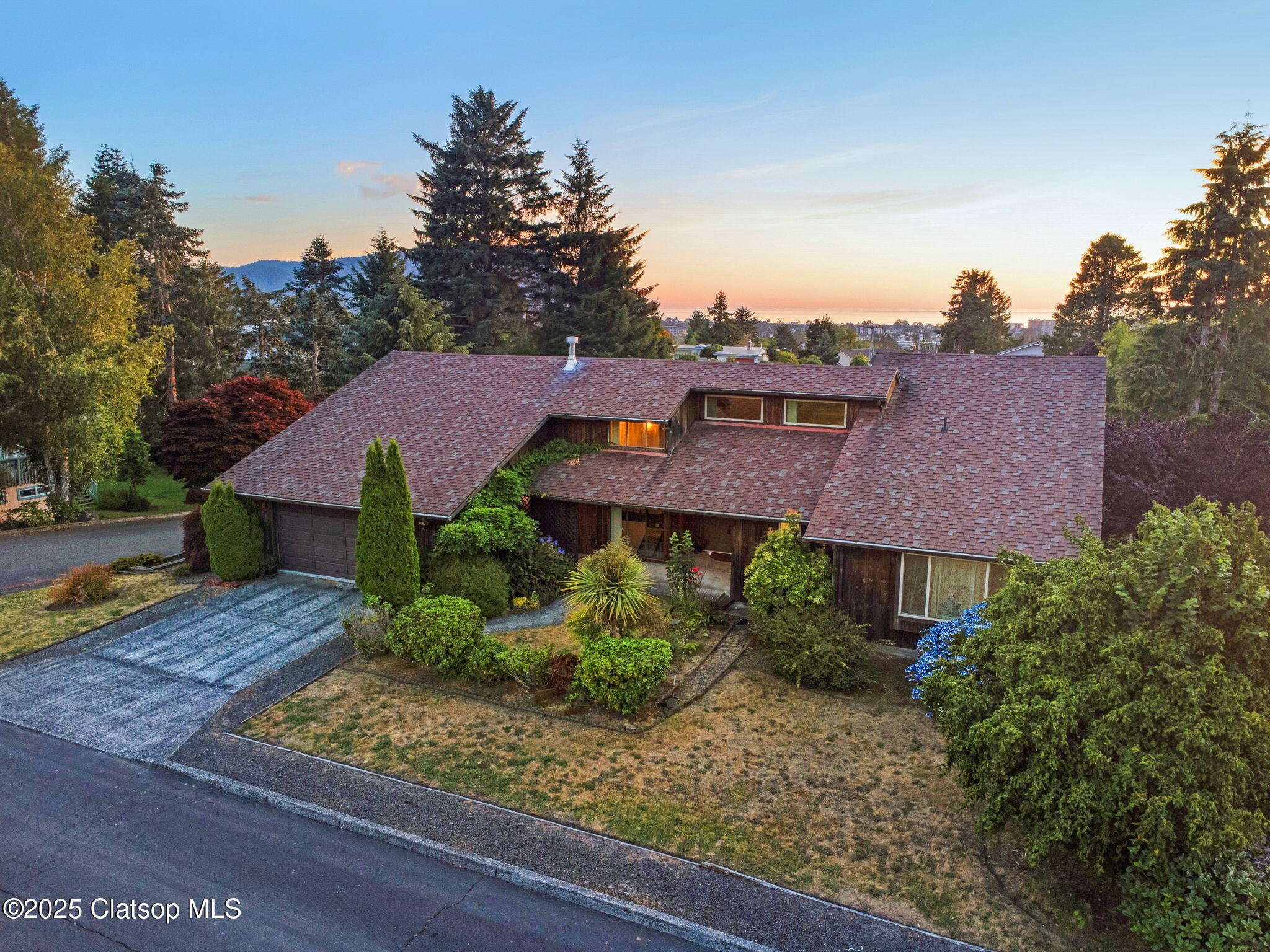 162 Hemlock Street Property Photo 1